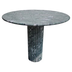 Petite table à manger en marbre vert pâle