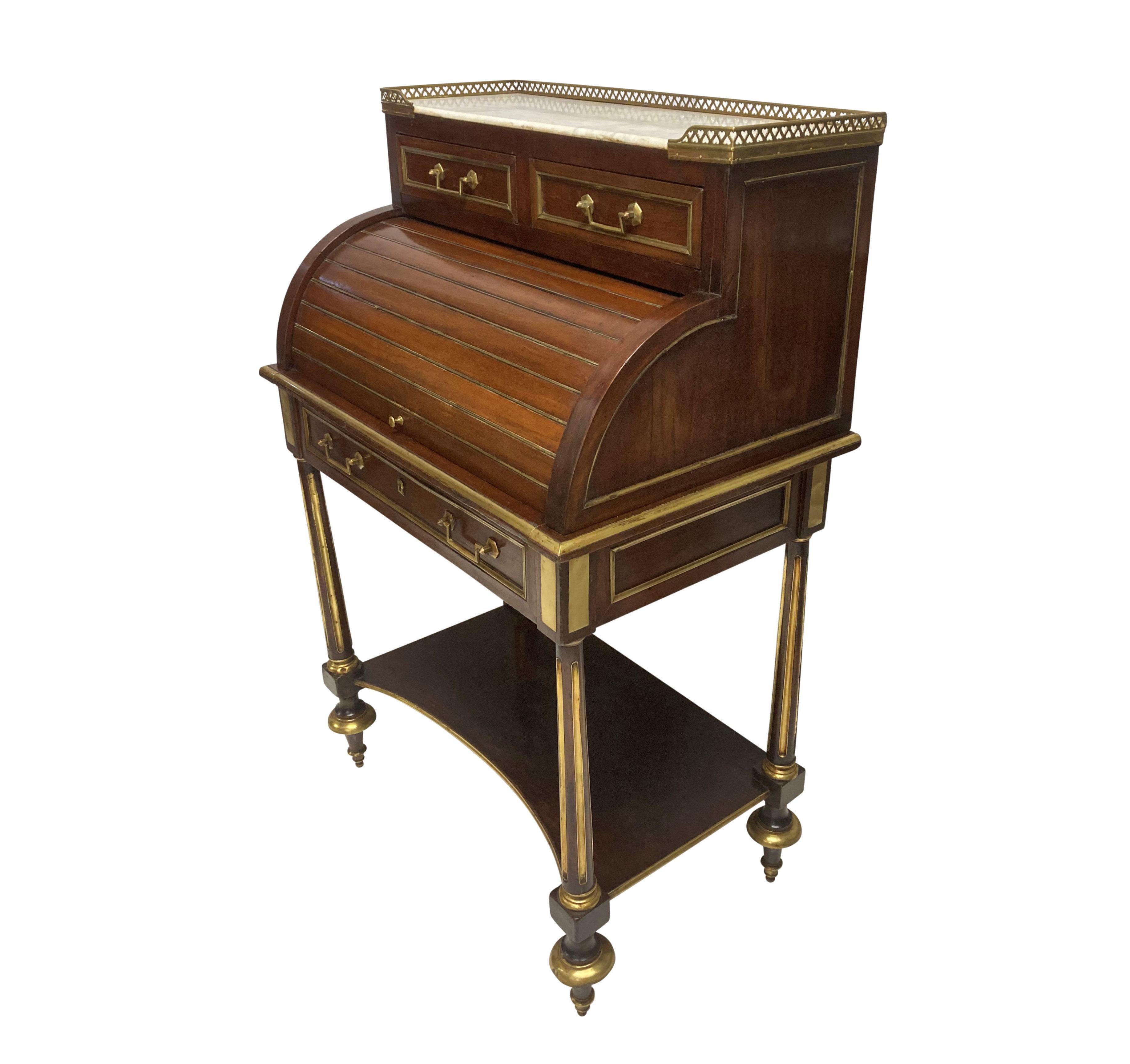 Small Directoire Cylinder Desk In Mahogany For Sale 3