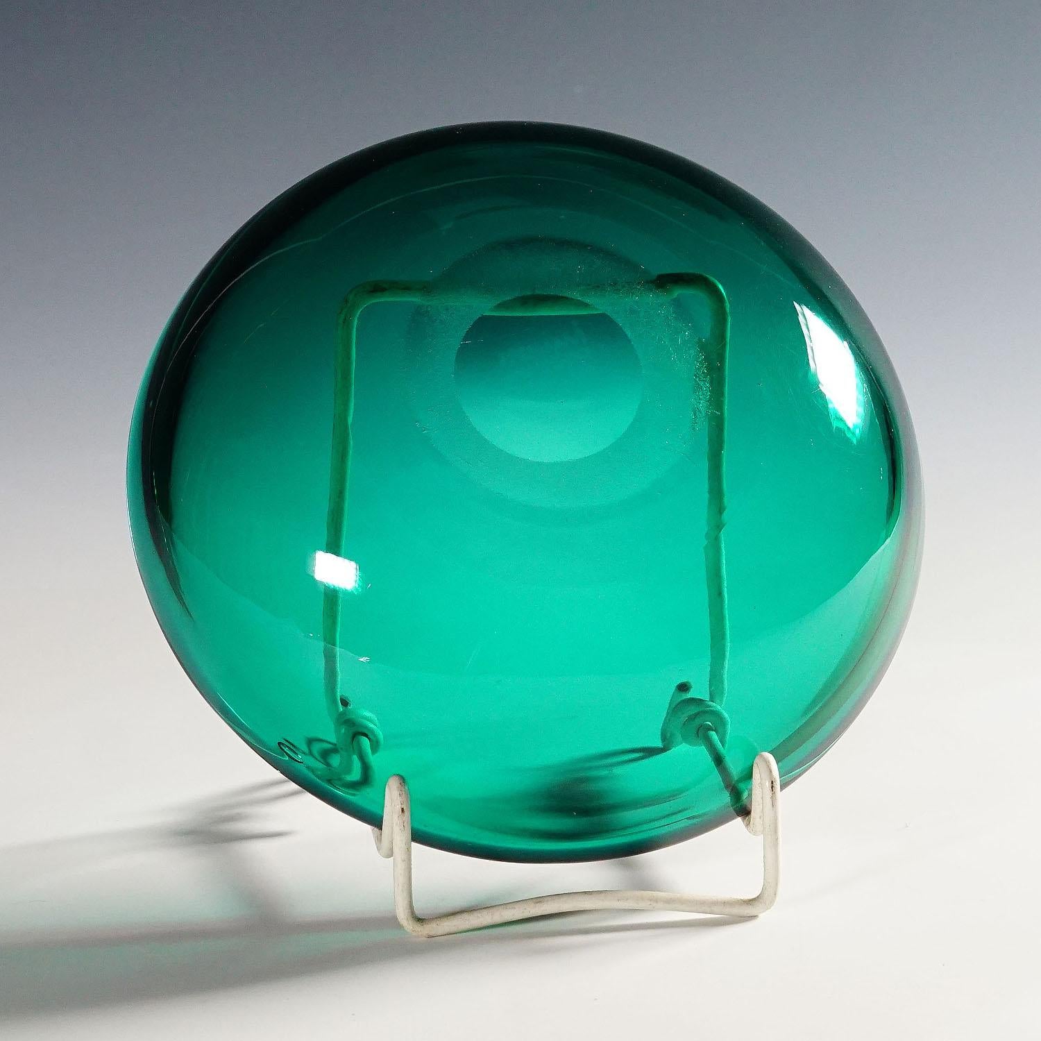Plato pequeño de vidrio verde, Venini Murano, Ca. 1930s Hecho a mano en venta