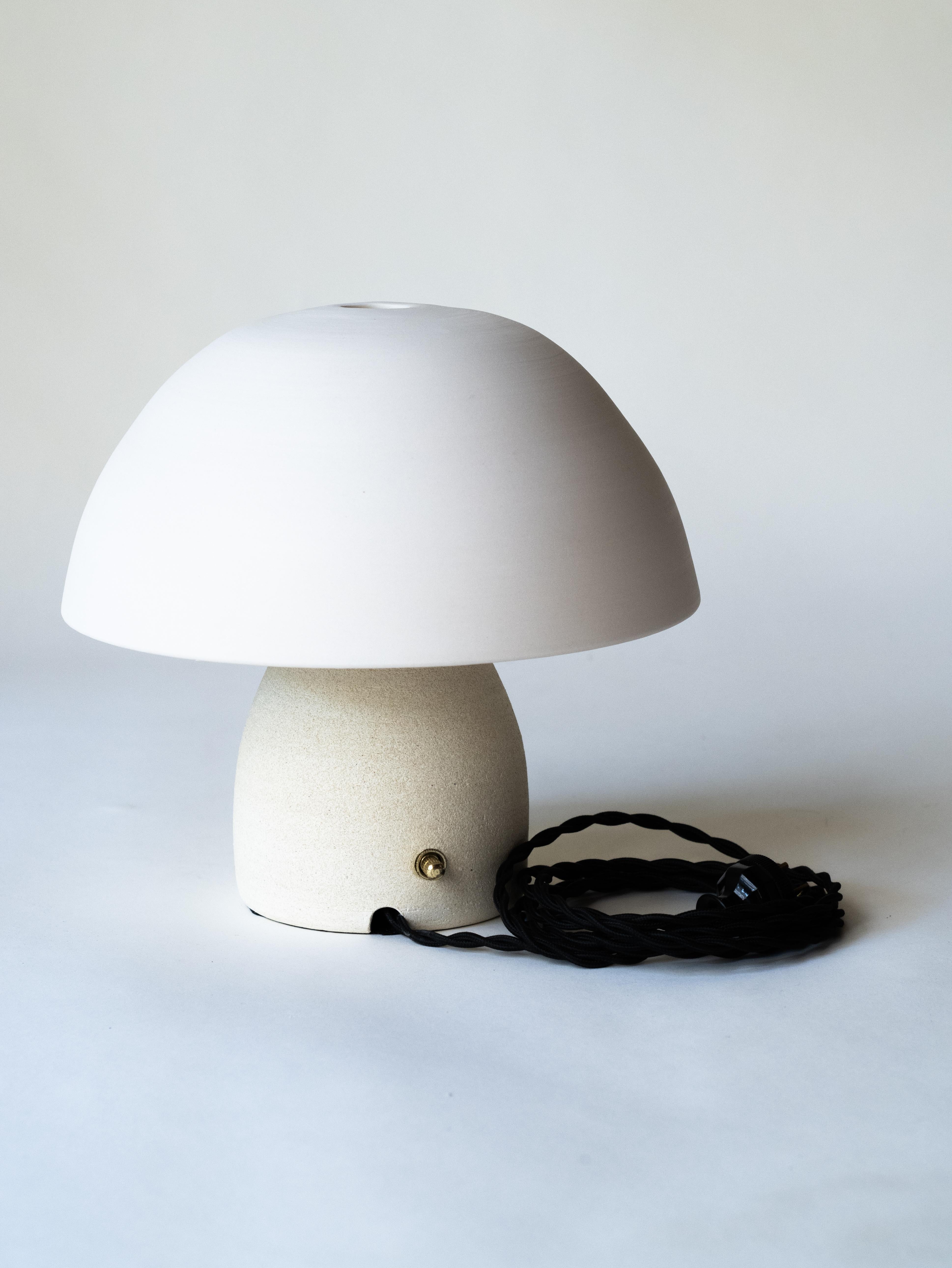 Small Dome Lamp in Porcelain  For Sale 1