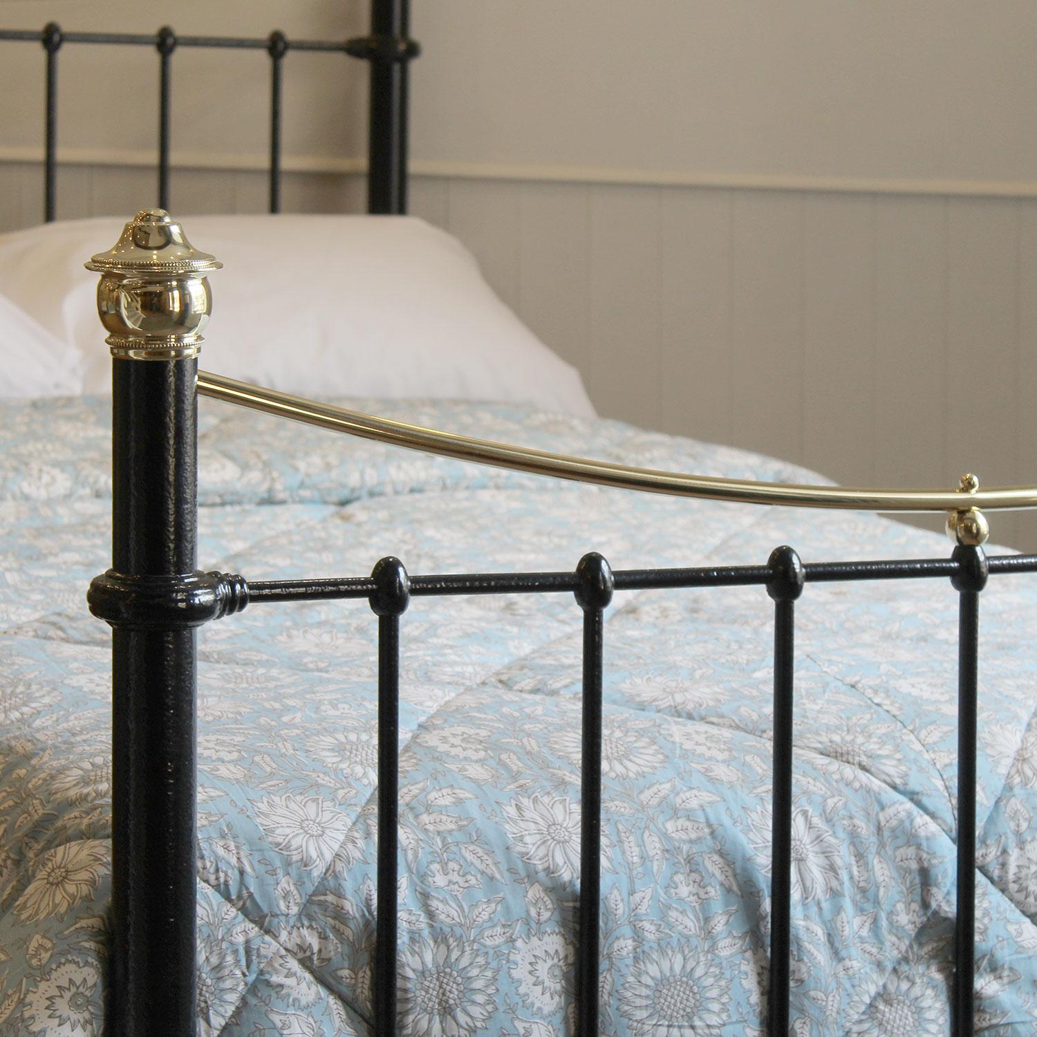 Small Double Brass and Iron Antique Victorian Bed in Black, MD152 In Good Condition For Sale In Wrexham, GB