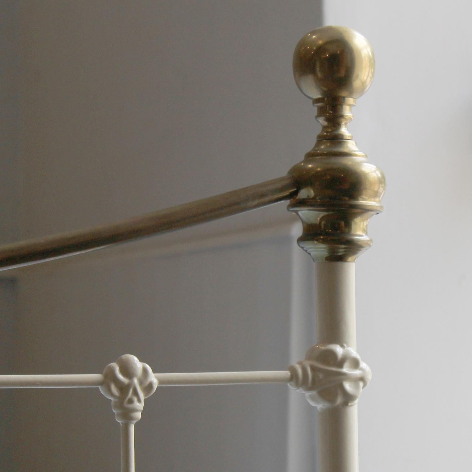 Cast Small Double Brass and Iron Antique Victorian Bed in Cream, MD155