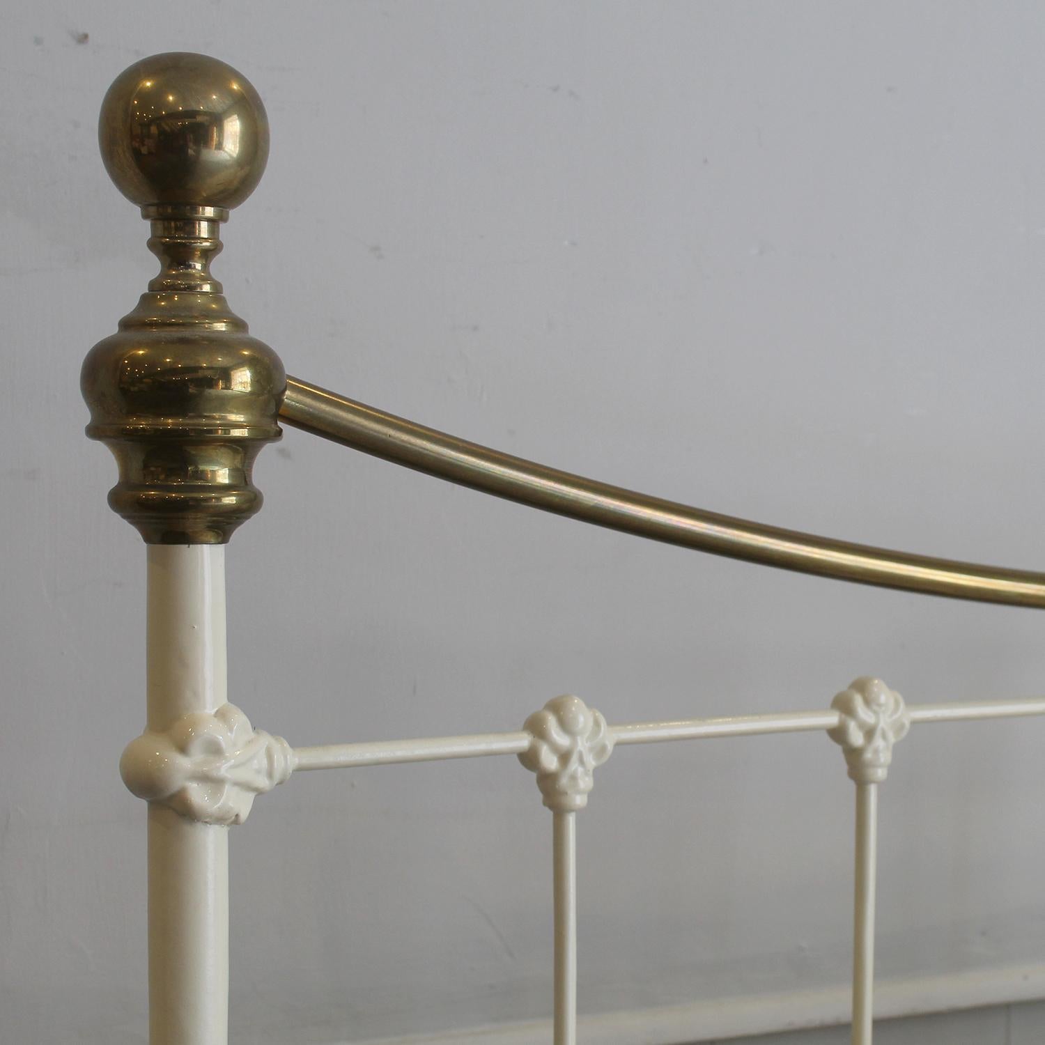19th Century Small Double Brass and Iron Antique Victorian Bed in Cream, MD155