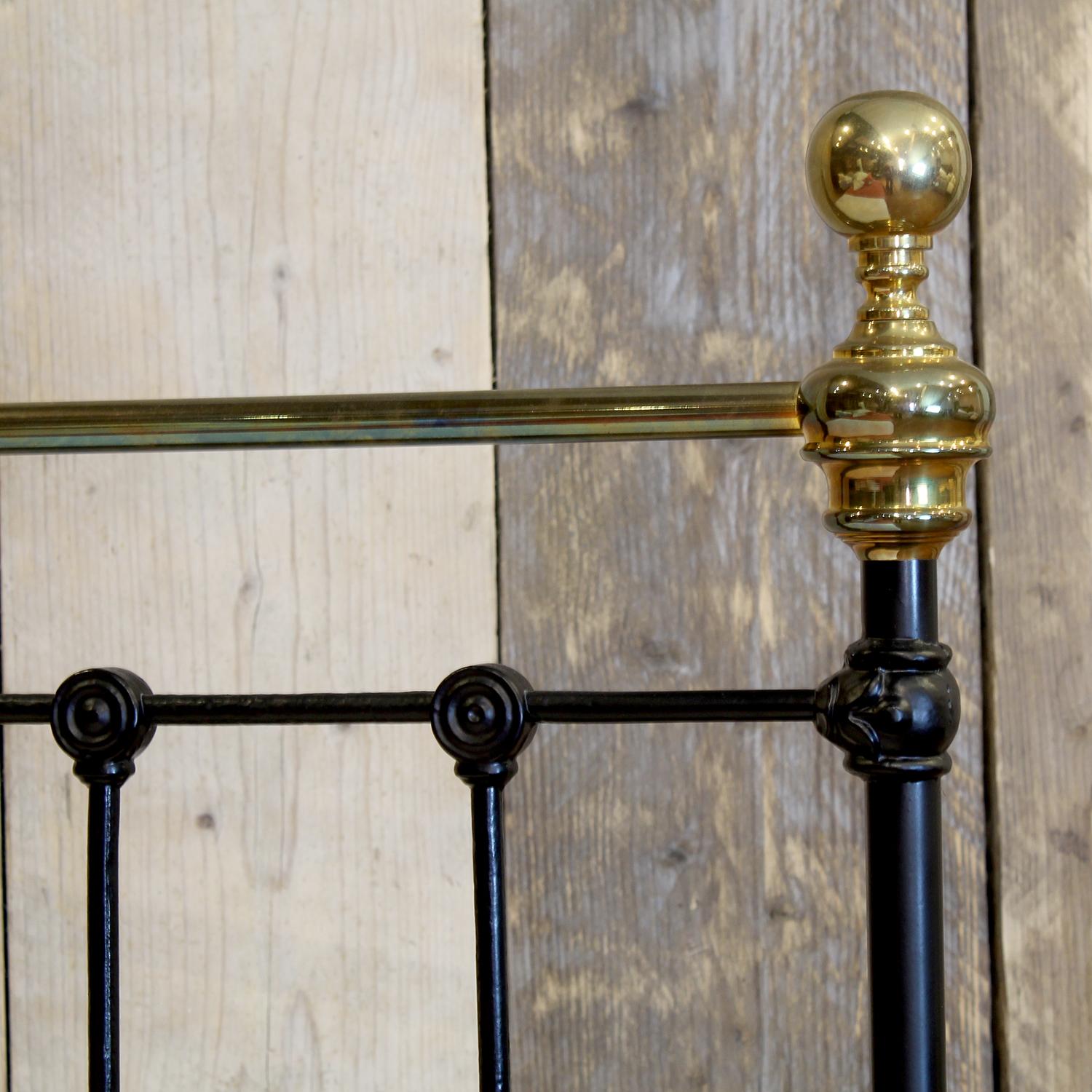 Small Double Brass and Iron Bed in Black, MD172 2