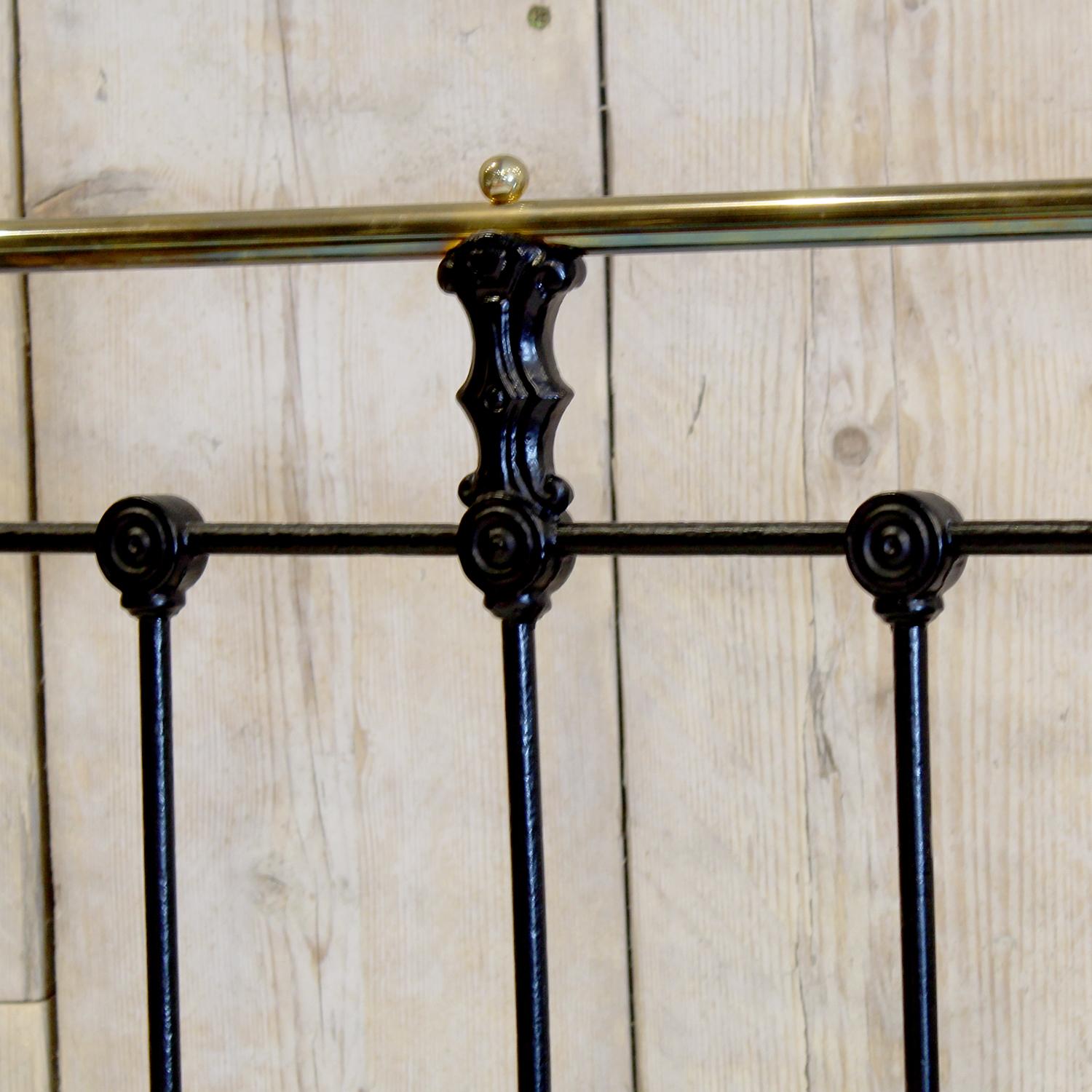 Small Double Brass and Iron Bed in Black, MD172 3