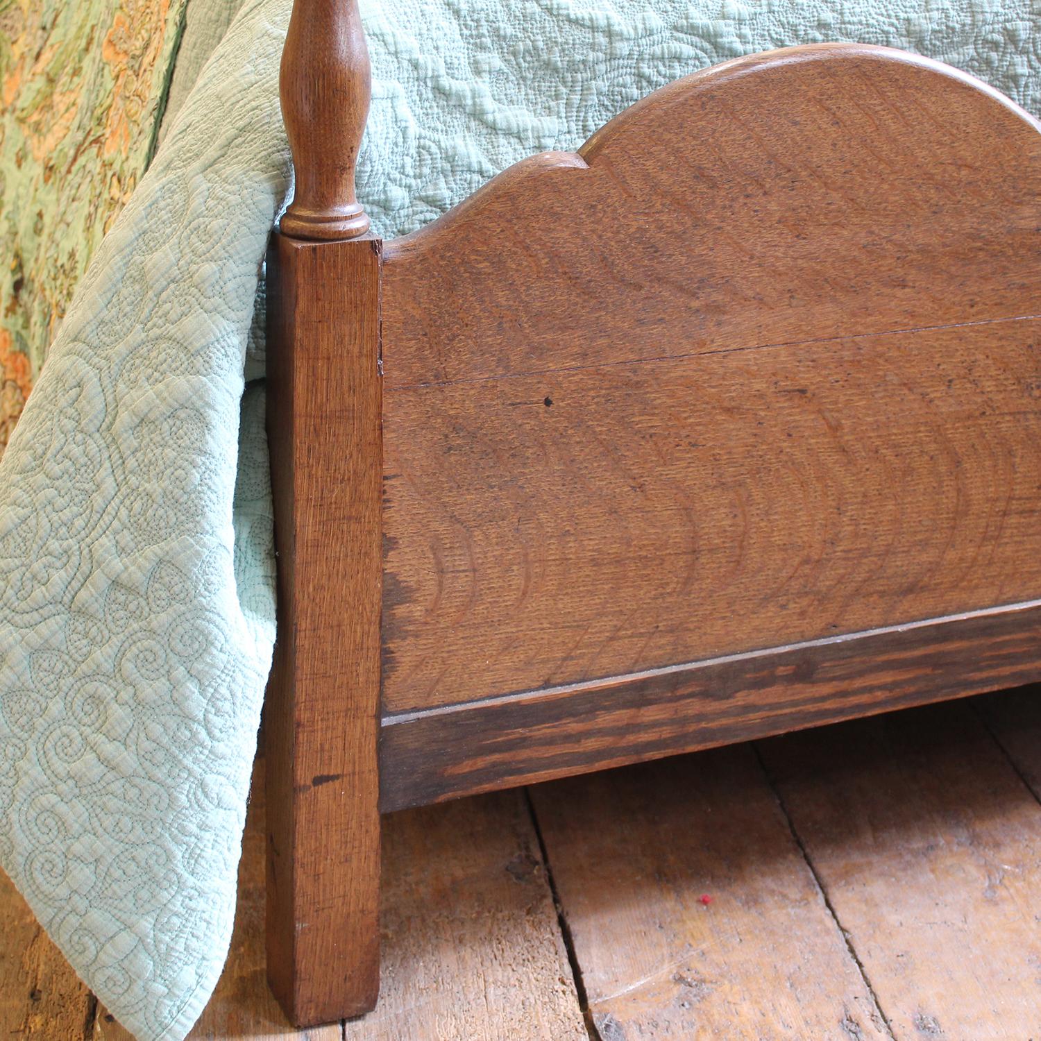 English Small Double Oak Antique Bed - WD57 For Sale