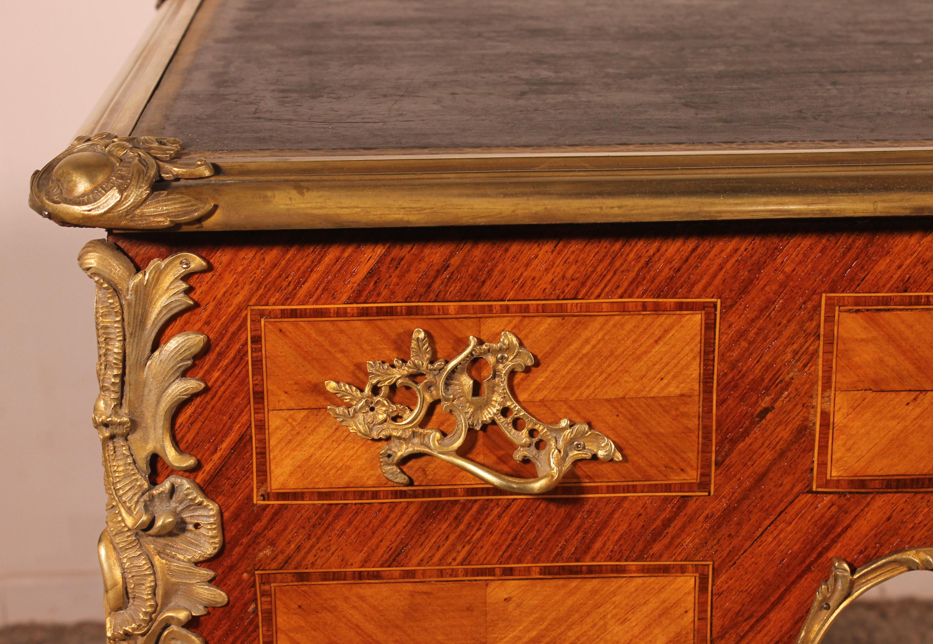 Doppelseitiger Schreibtisch aus Palisanderholz im Louis-XV-Stil aus dem 19. Jahrhundert im Angebot 7