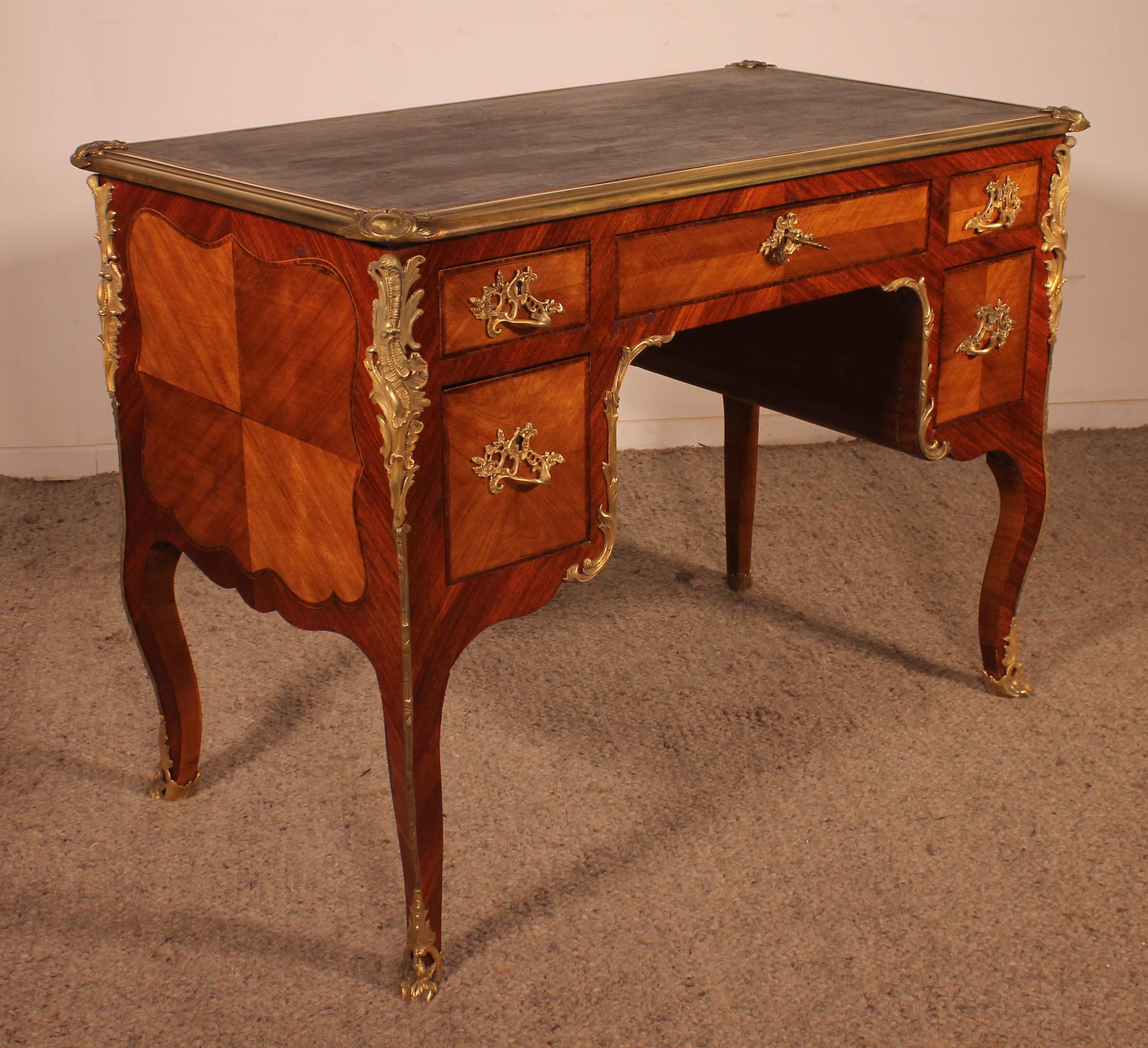 Small Double-sided Writing Table In Rosewood Louis XV Style From The 19th Centur For Sale 11