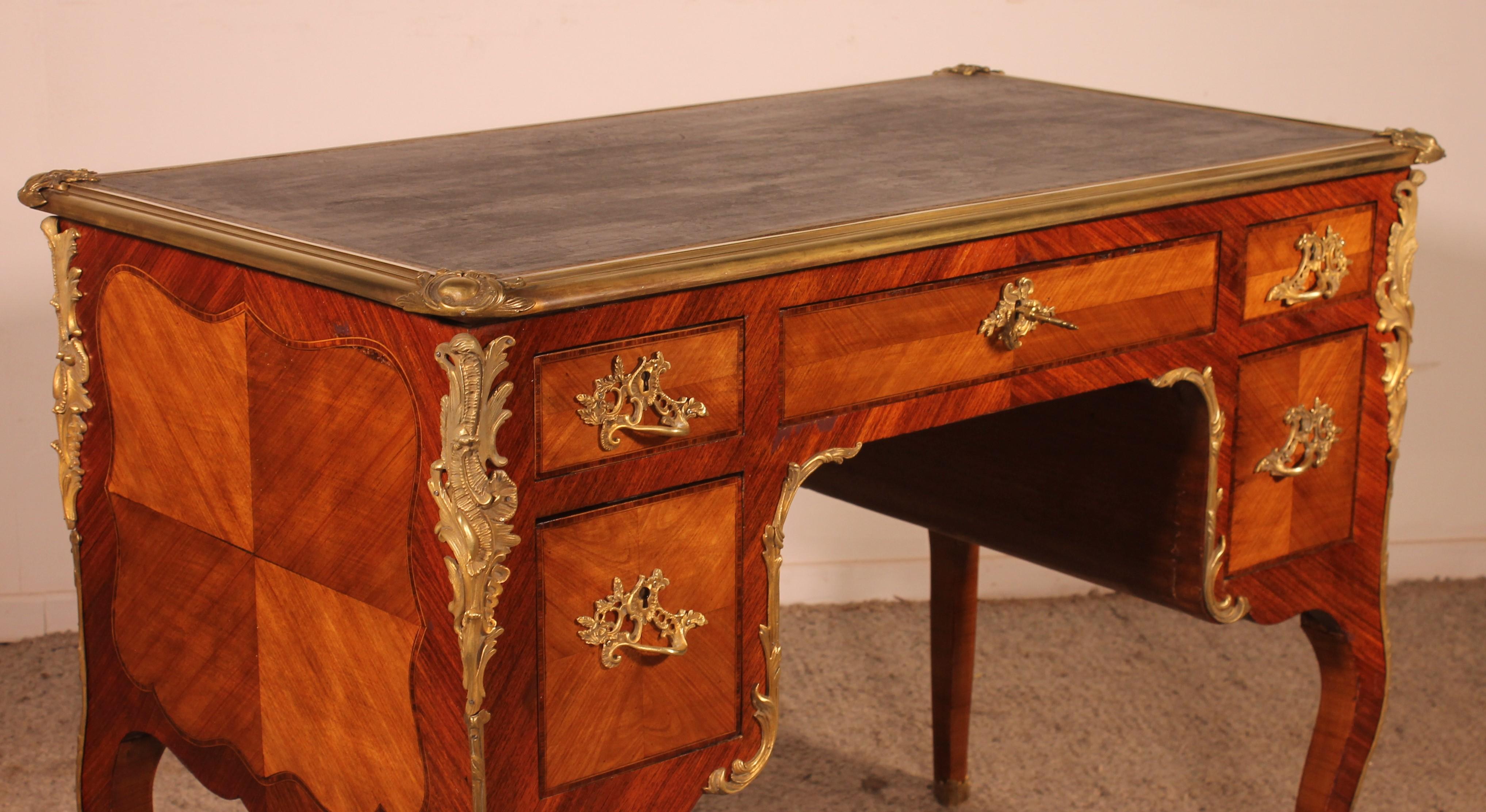 Small Double-sided Writing Table In Rosewood Louis XV Style From The 19th Centur For Sale 12