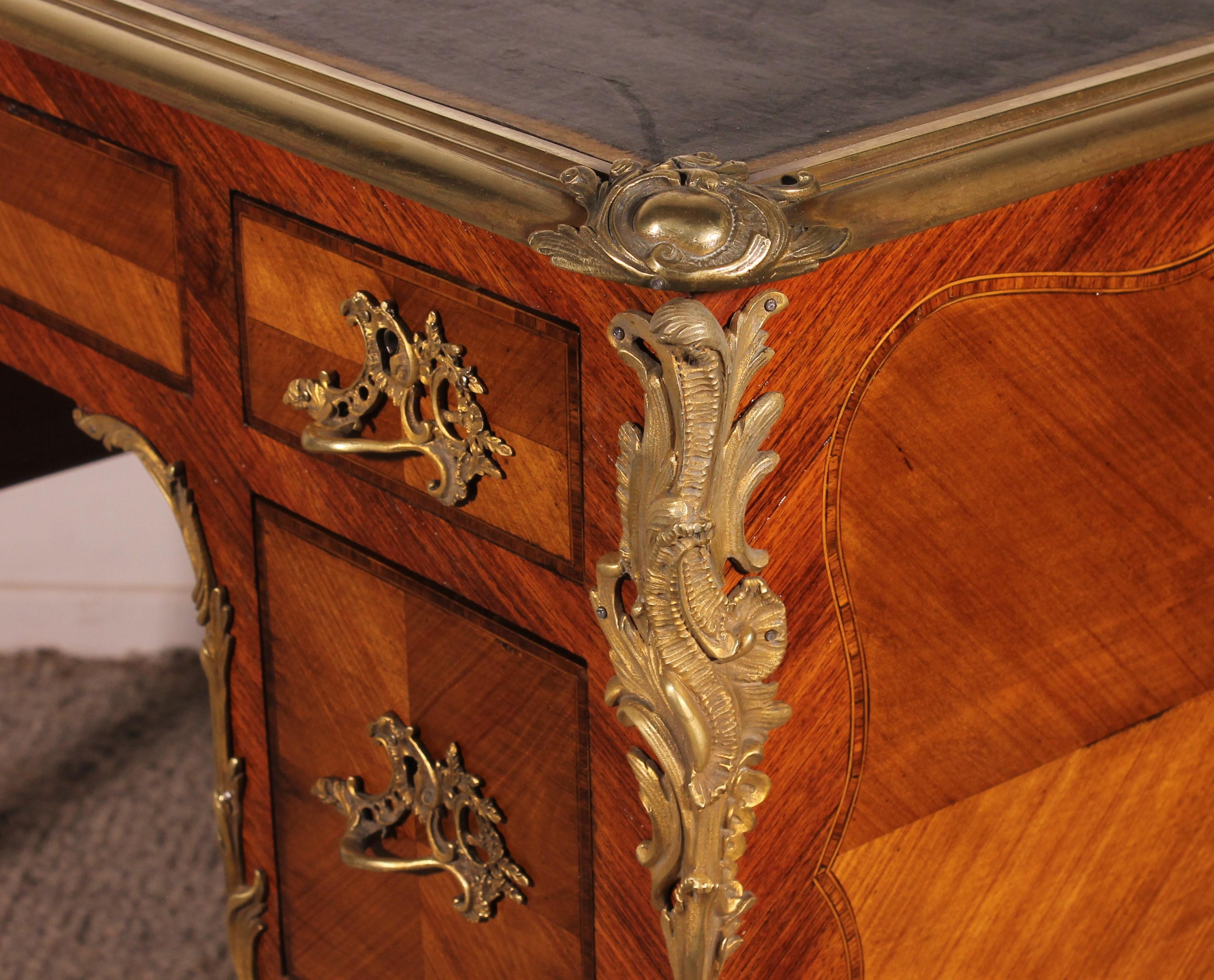 Bois Petite table à écrire à double face en bois de rose de style Louis XV du 19e siècle en vente