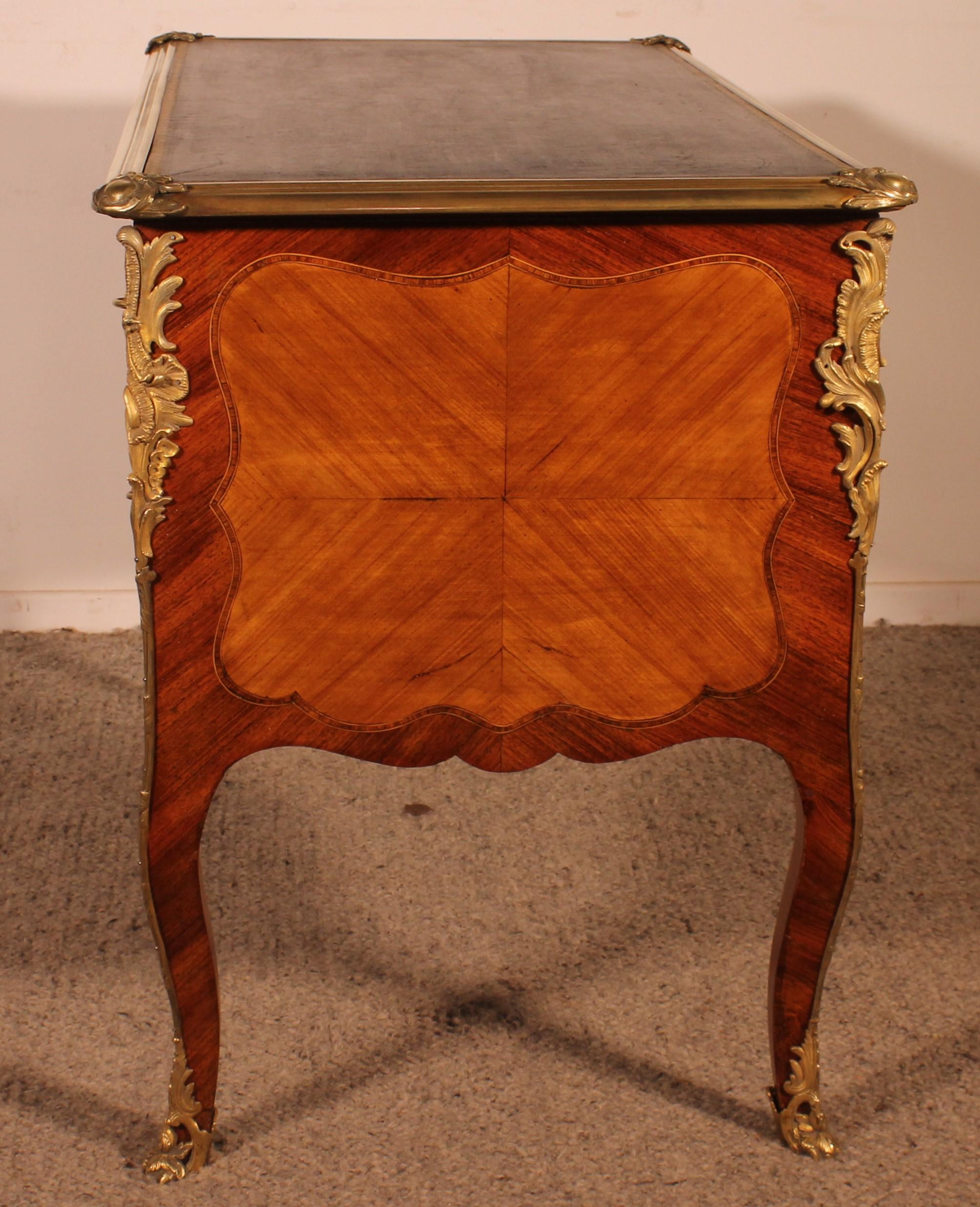 Small Double-sided Writing Table In Rosewood Louis XV Style From The 19th Centur For Sale 3