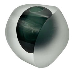 Kleine Vase mit doppelter Textur, transparent und grau