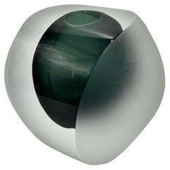 Kleine Vase mit doppelter Textur, transparent und grau