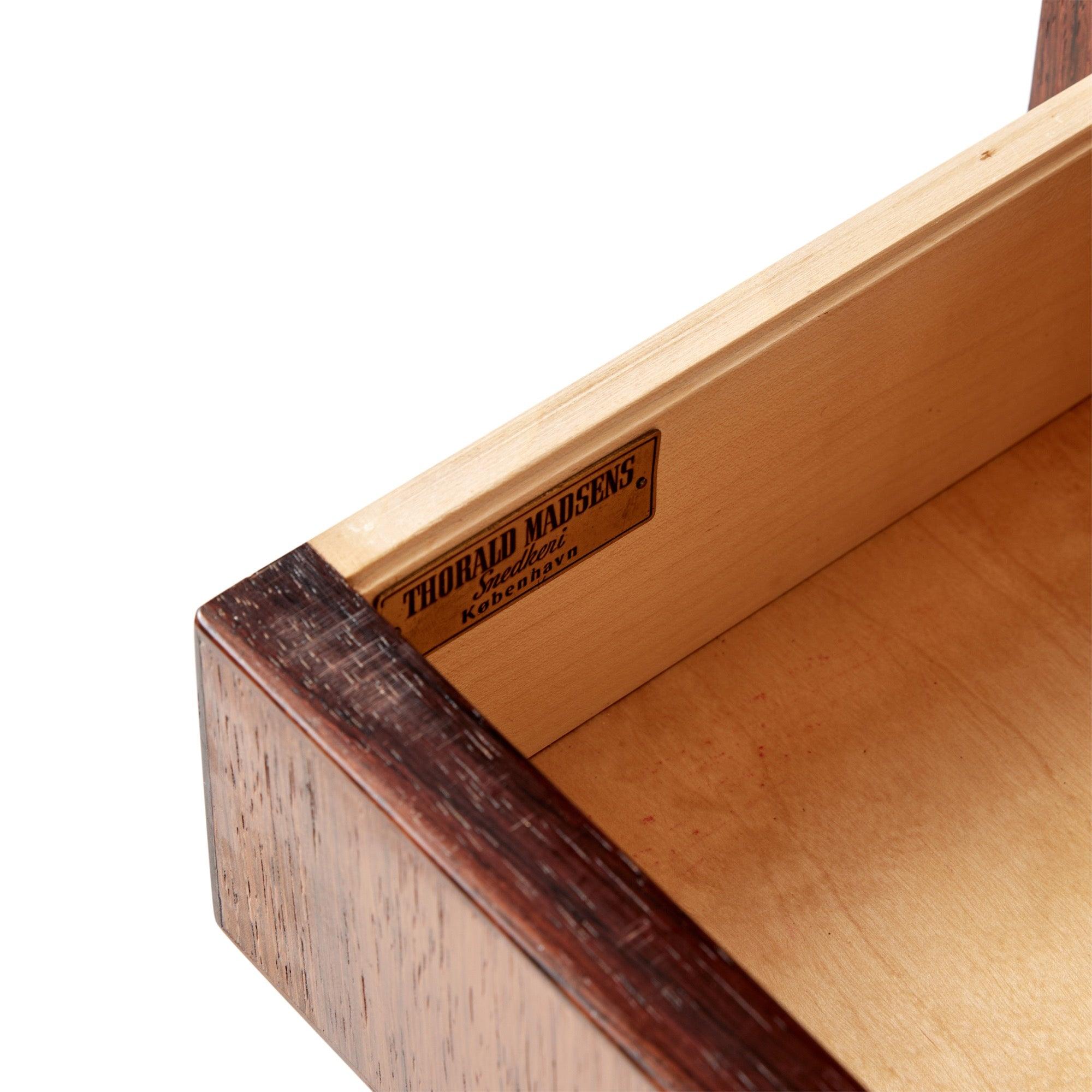 Cajonera pequeña de Ejner Larsen y Aksel Bender Madsen para Thorald Madsens Danés en venta