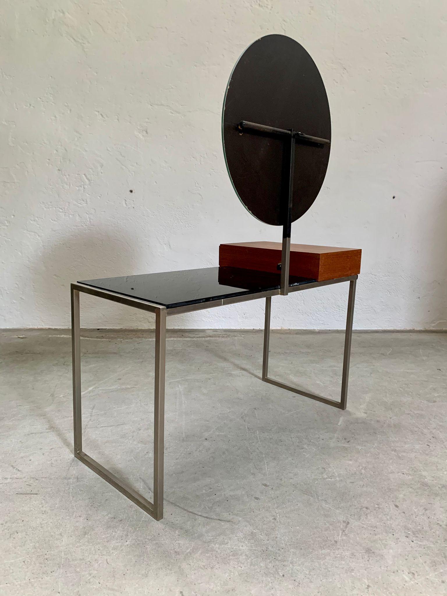 Kleiner Schminktisch mit ikonischem rundem Spiegel, aus Glas und Stahl, 1970er Jahre im Angebot 1