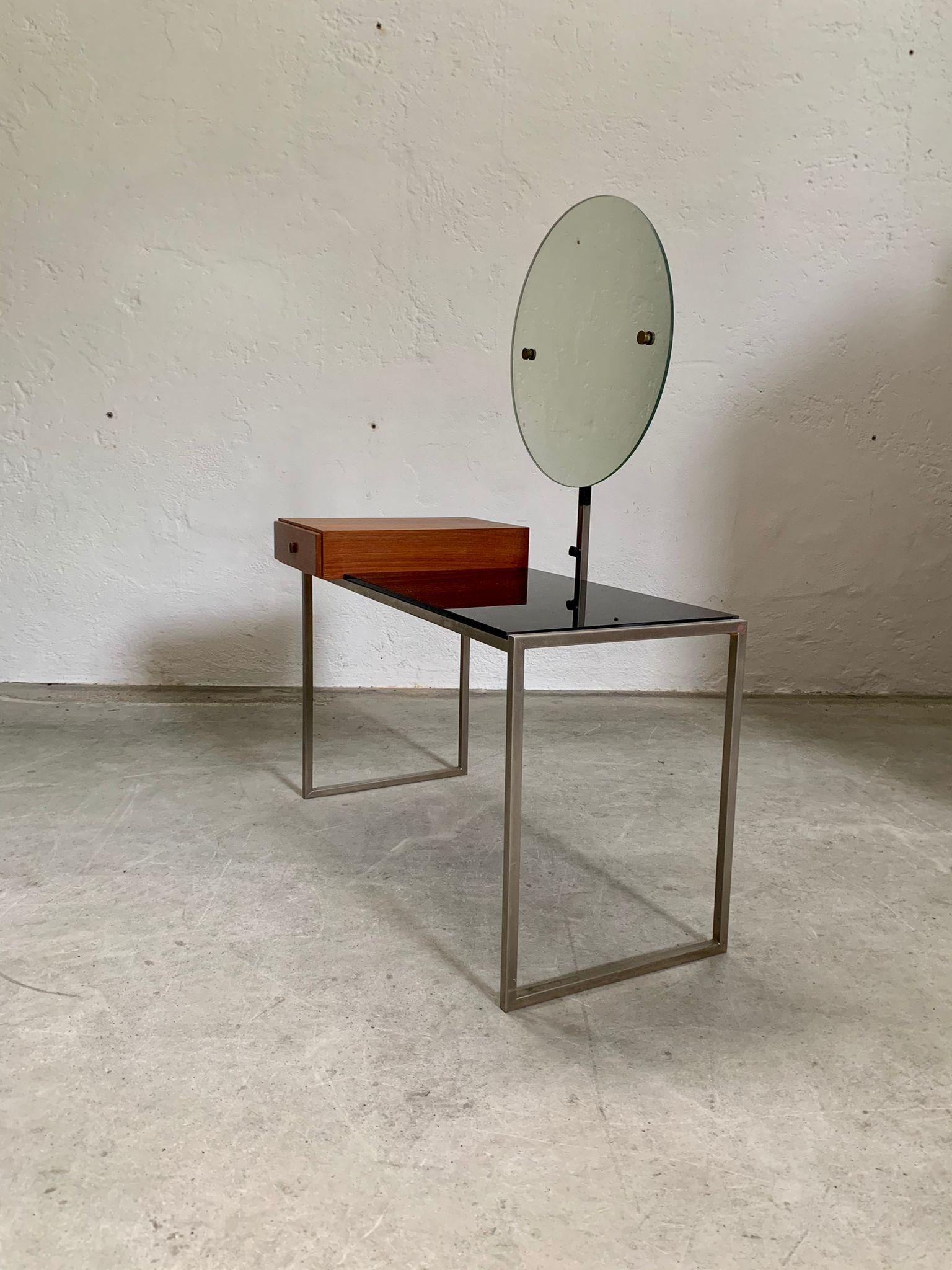 Kleiner Schminktisch mit ikonischem rundem Spiegel, aus Glas und Stahl, 1970er Jahre im Angebot 4