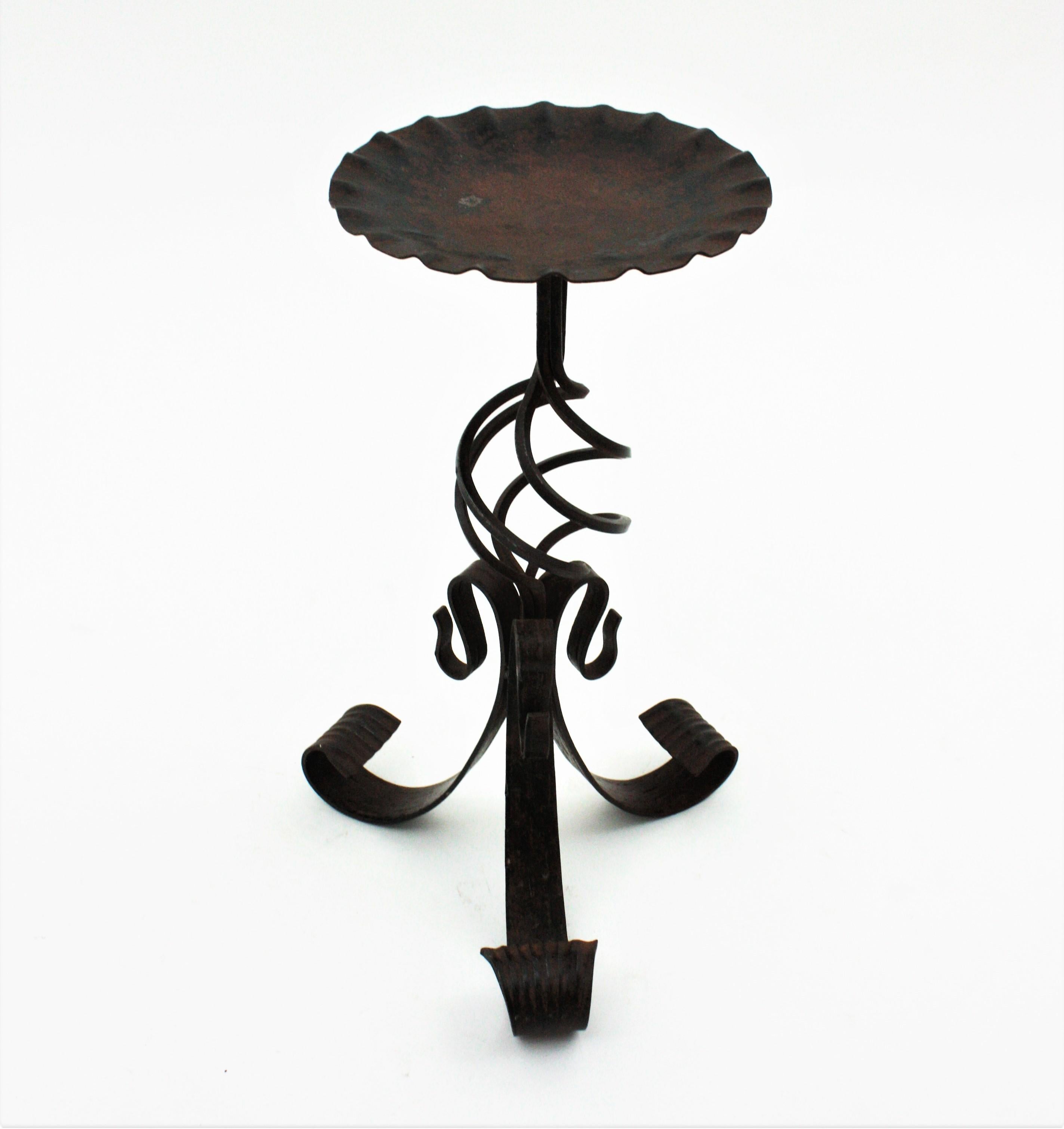 Small Drinks Table / Side Table / Martini Table in Wrought Iron For Sale 2