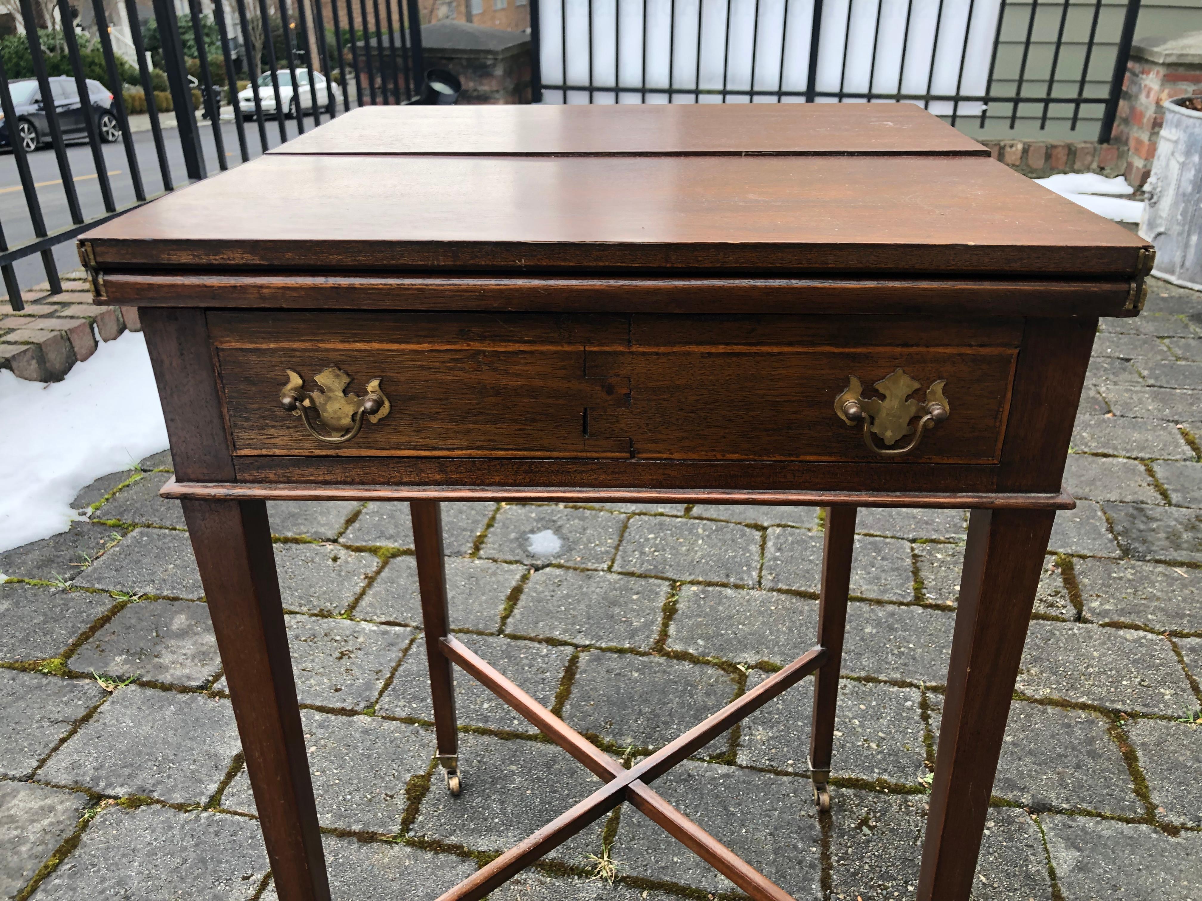 Small Drop Leaf Game, Occasional Side Table, circa 1920 For Sale 3