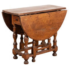 Petite table à pieds en forme de porte, Danemark vers 1750