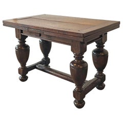 Small Dutch Baroque 17th Century Oak Draw-Leaf Center Table
