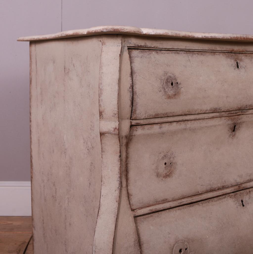 Small Dutch Commode In Good Condition For Sale In Leamington Spa, Warwickshire
