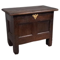 Small Early 18th Century Welsh Oak Coffer Bach c. 1710