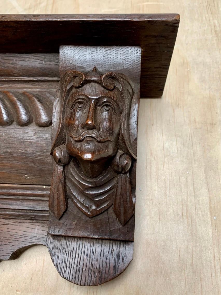 Small Early 1900s Renaissance Revival Wall Coat Rack with Carved Mask Sculptures For Sale 4