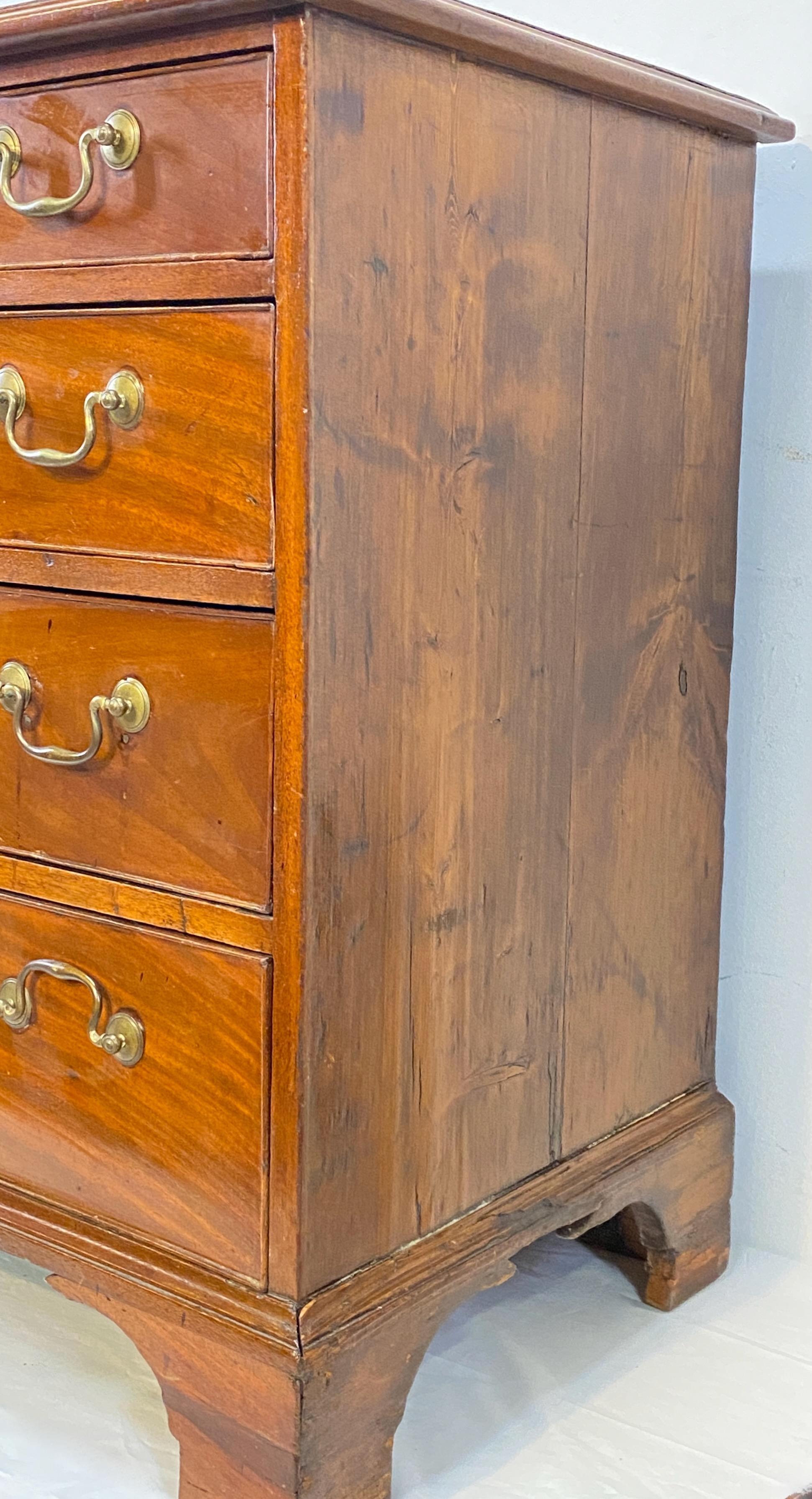 Small Early 19th Century American Mahogany Chest of Drawers 2