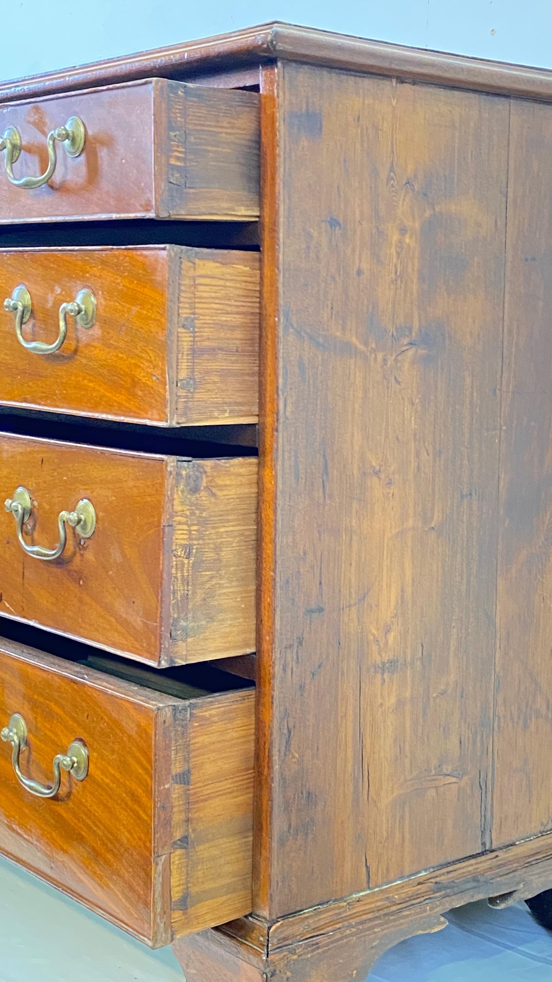 Small Early 19th Century American Mahogany Chest of Drawers 5