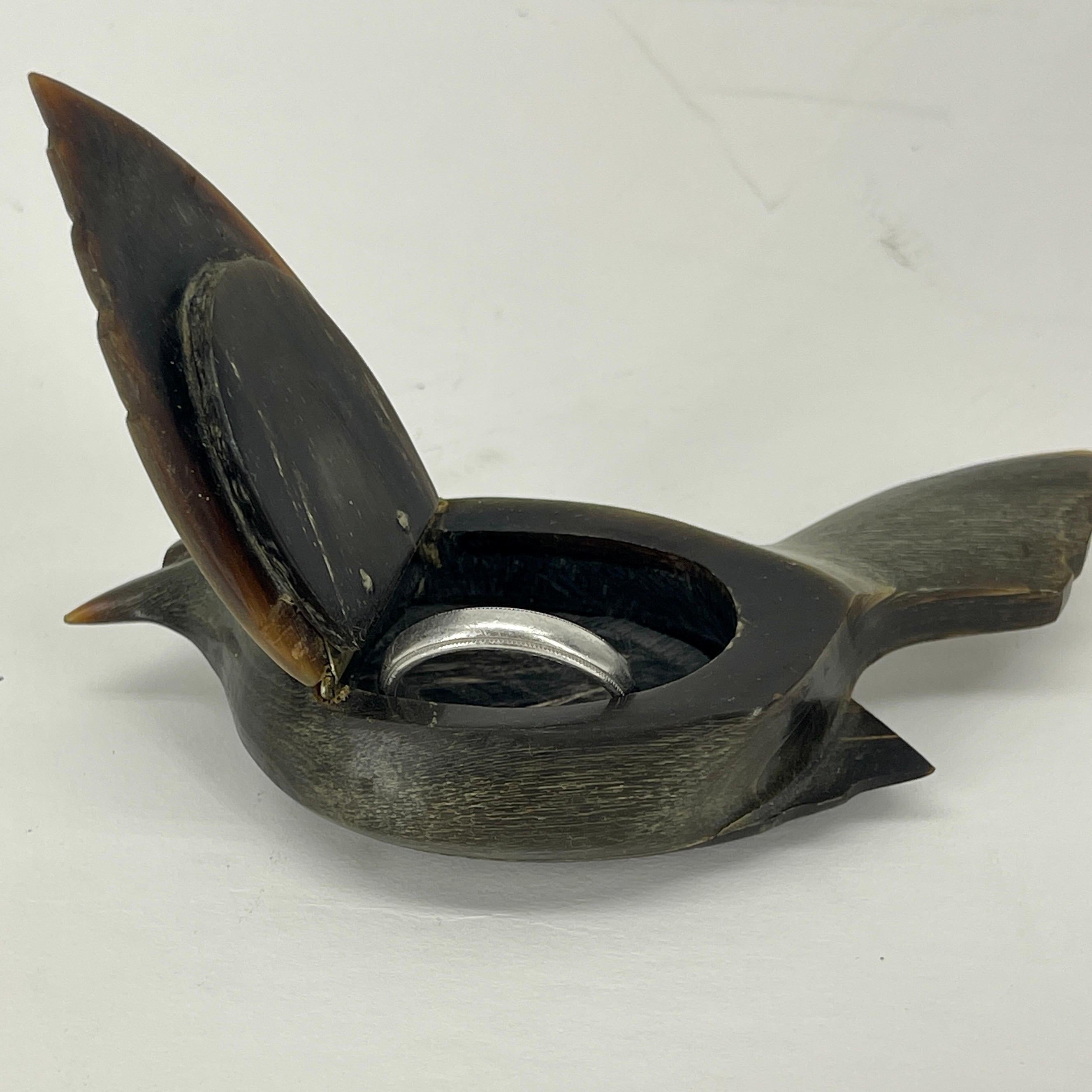 Small Early 19th Century Antler Bird Snuff or Pill Box, France 9