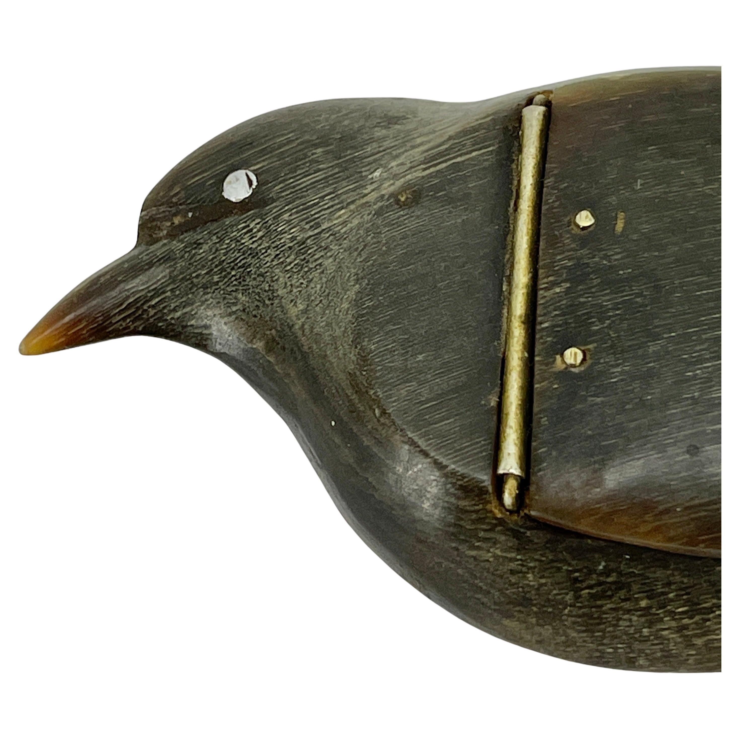 Small Early 19th Century Antler Bird Snuff or Pill Box, France In Good Condition In Haddonfield, NJ