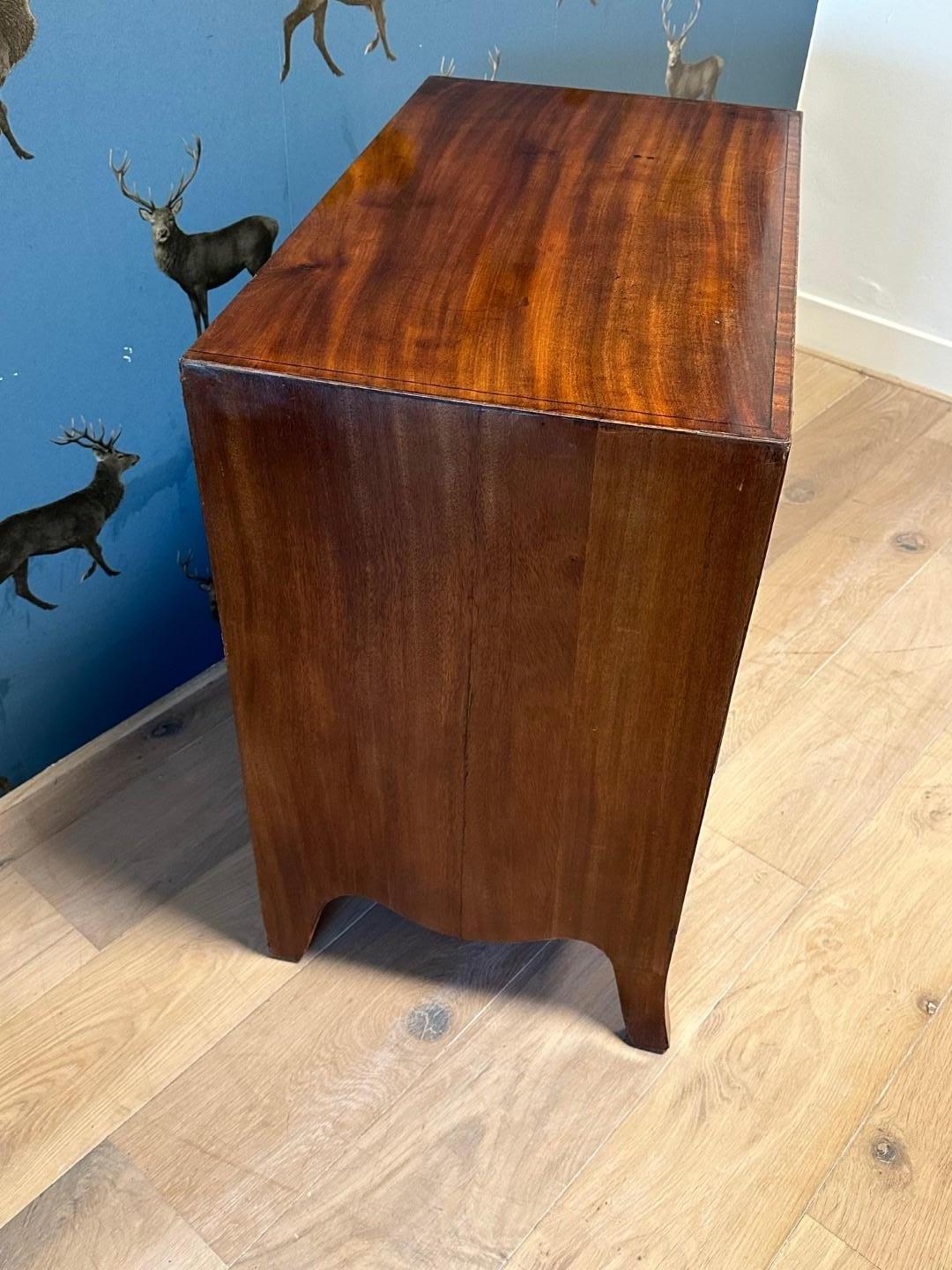 Mahogany Small early 19th Century Chest of Drawers For Sale
