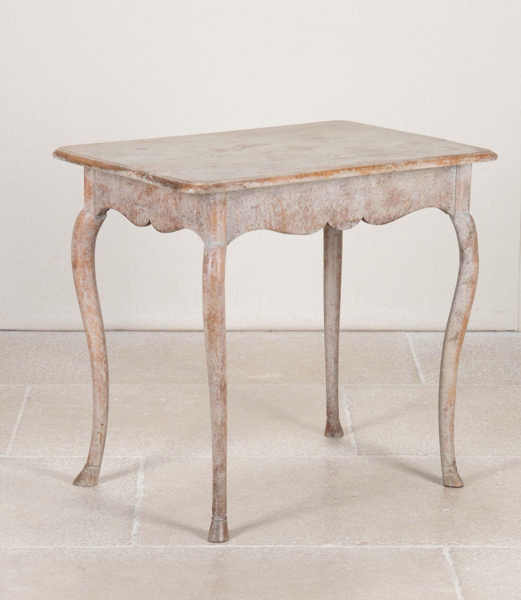 Suédois Small Early 19th Century Swedish Gustavian Period Side Table en vente
