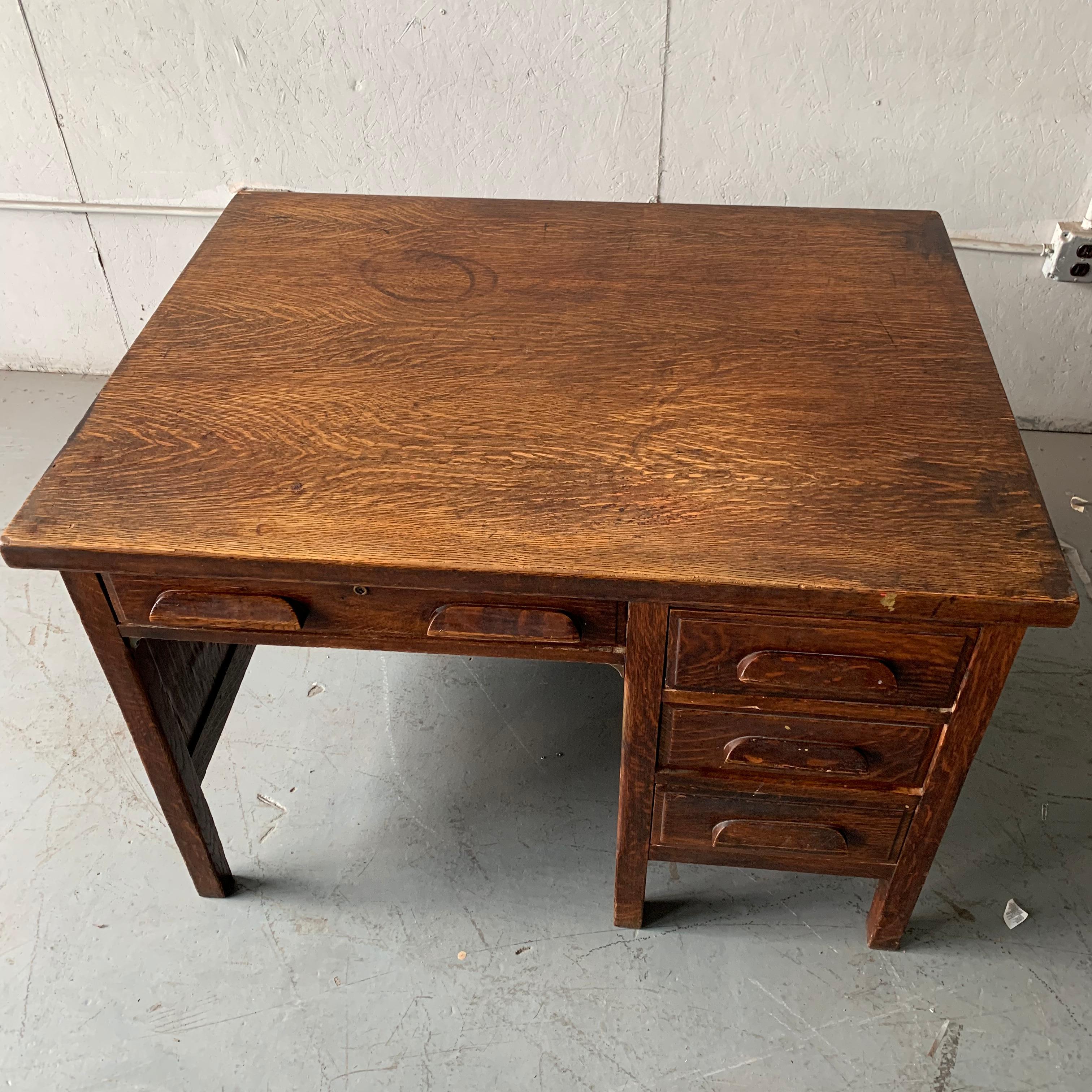 Small Early 20th Century American 3-Drawer Office Desk 8