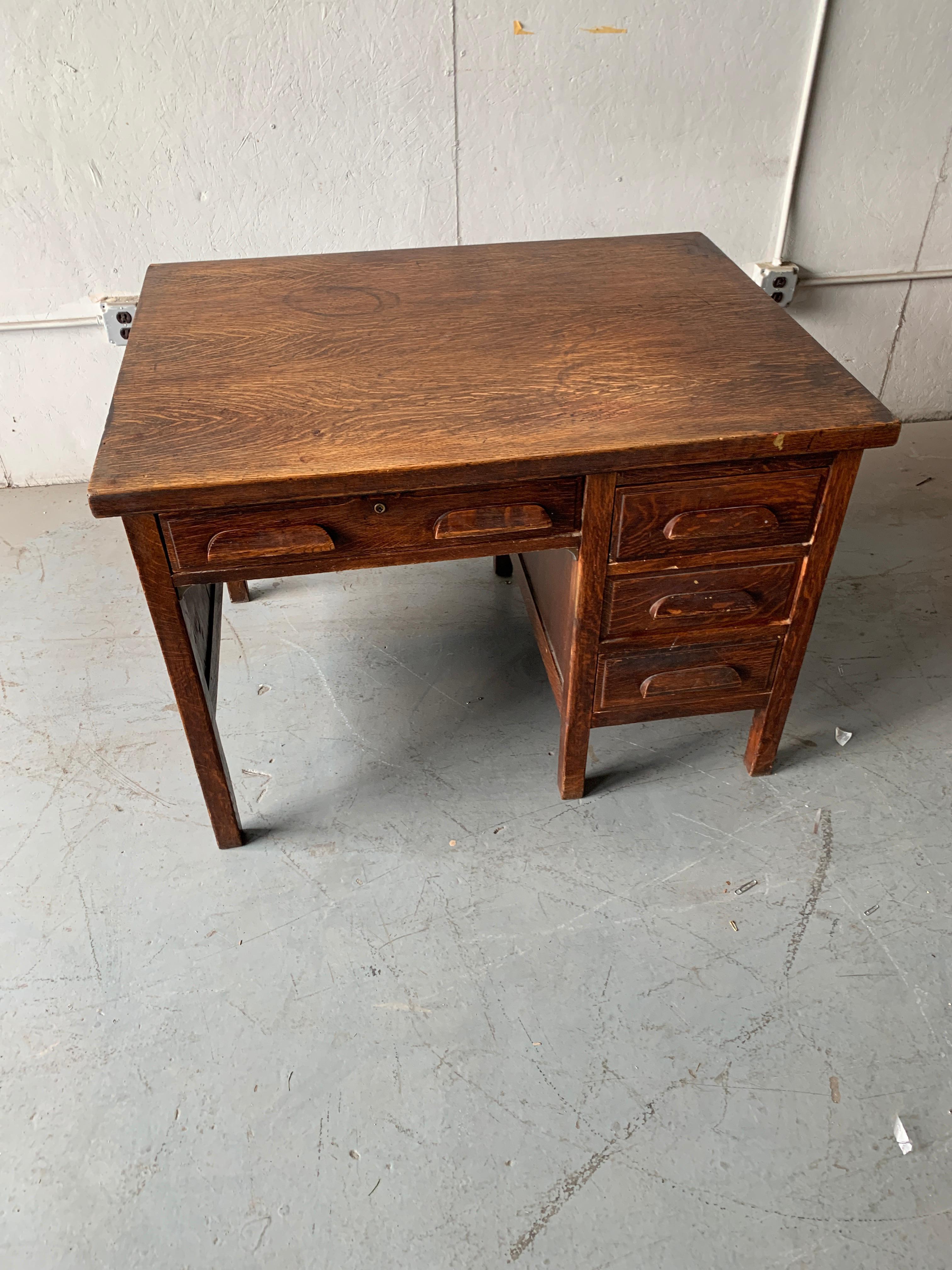 Small Early 20th Century American 3-Drawer Office Desk 9