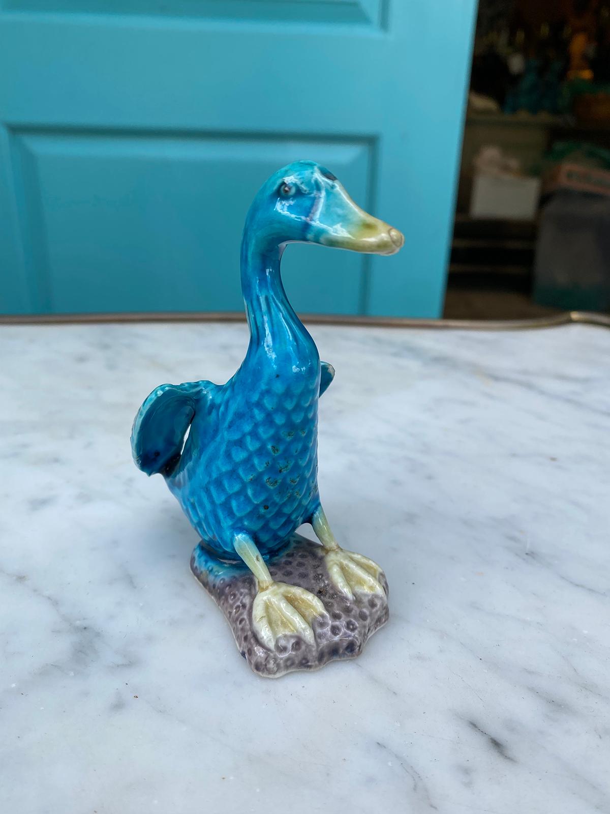 Kleine chinesische glasierte blaue Ente des frühen 20. Jahrhunderts:: nicht markiert im Zustand „Gut“ in Atlanta, GA
