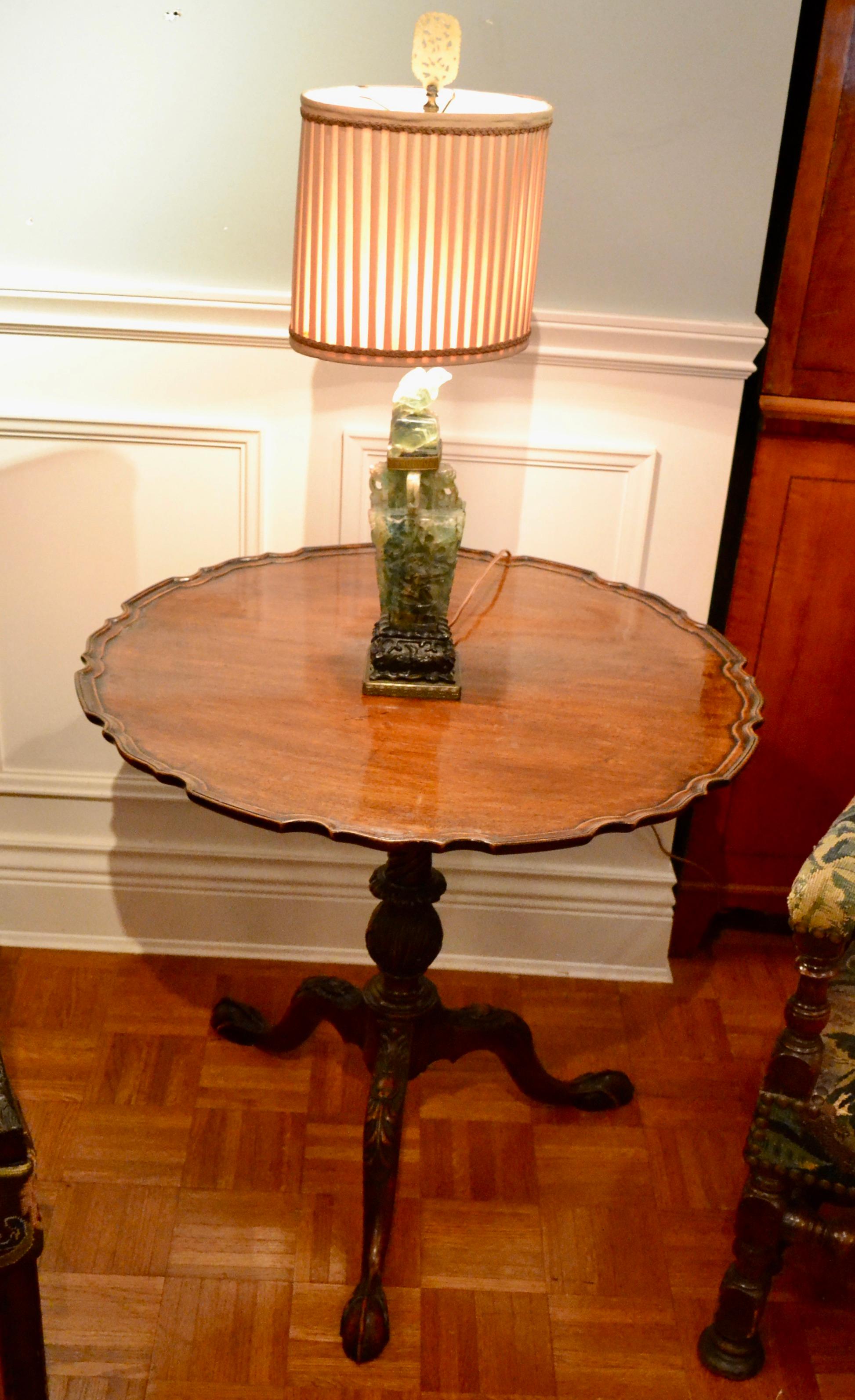 Small Early 20th Century Chinese Green Quartz Lamp with a Jade Finial 5