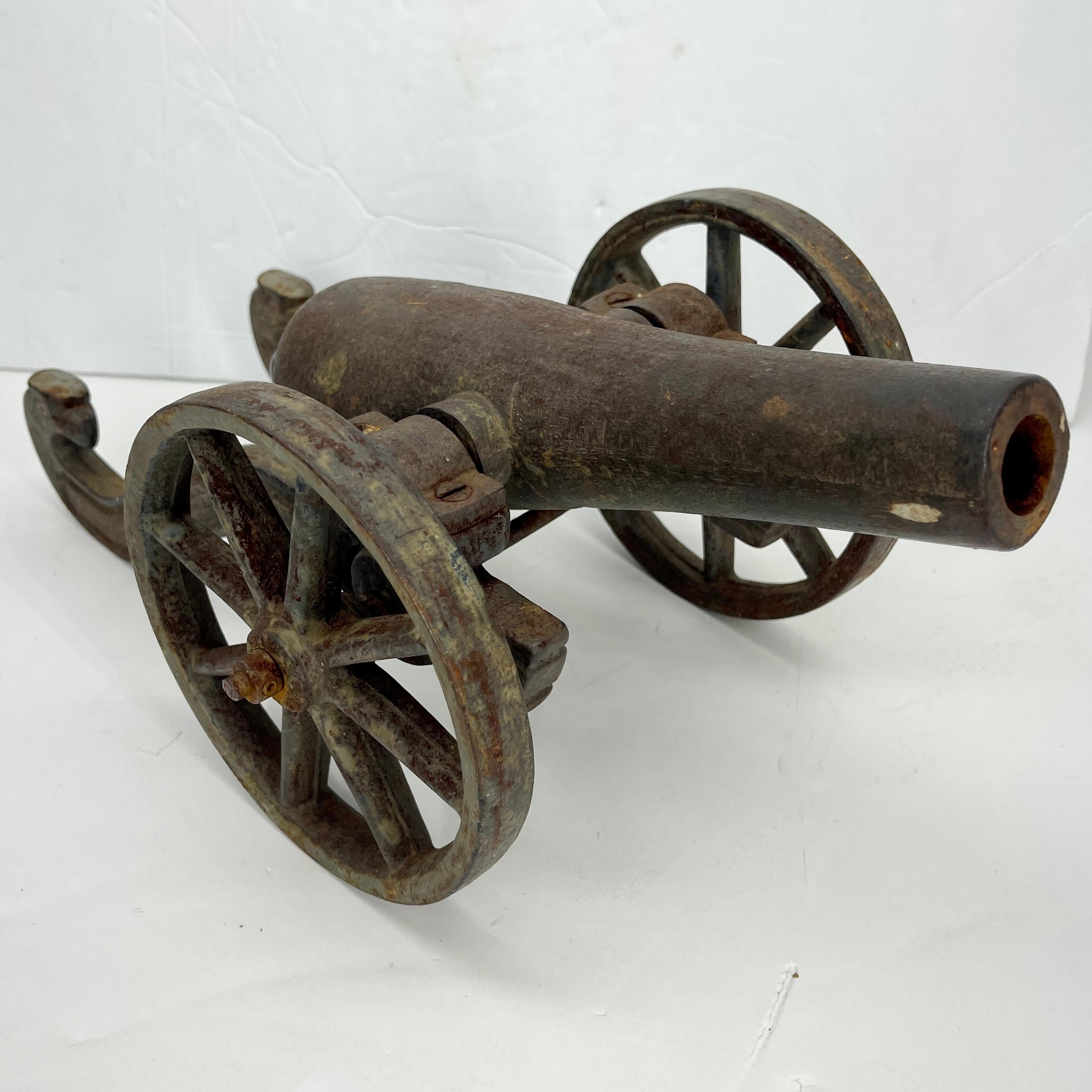 Small Early 20th Century Iron Cannon Desk Accessory with Eagle-Head Decoration For Sale 6