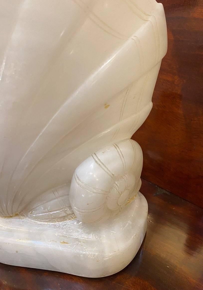 Small Early 20th Century Italian Art Deco Alabaster Shell Shaped Table Lamp For Sale 1