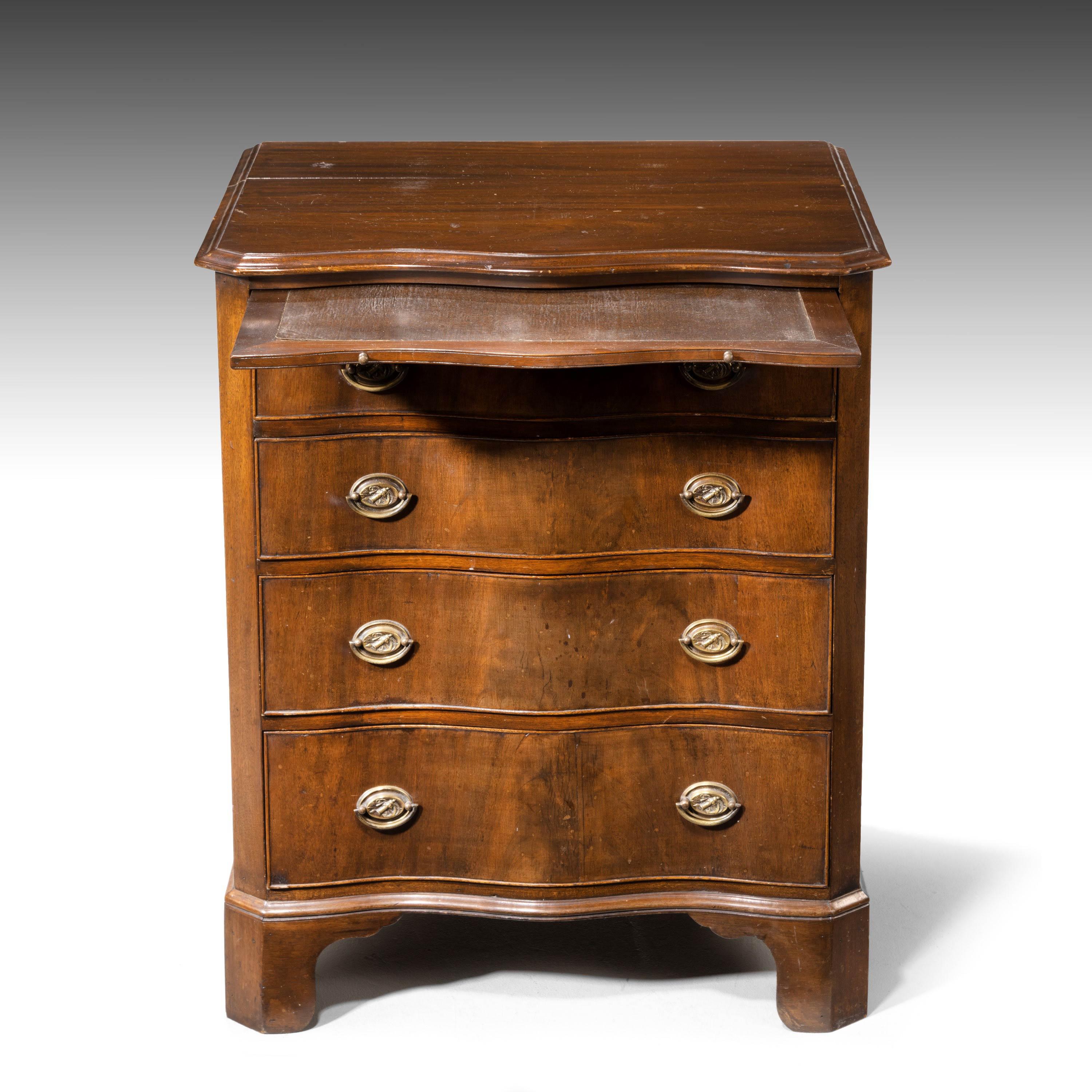 English Small Early 20th Century Mahogany Serpentine Chest of Drawers