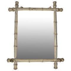 Petit miroir mural en faux bambou français peint en blanc du début du 20ème siècle