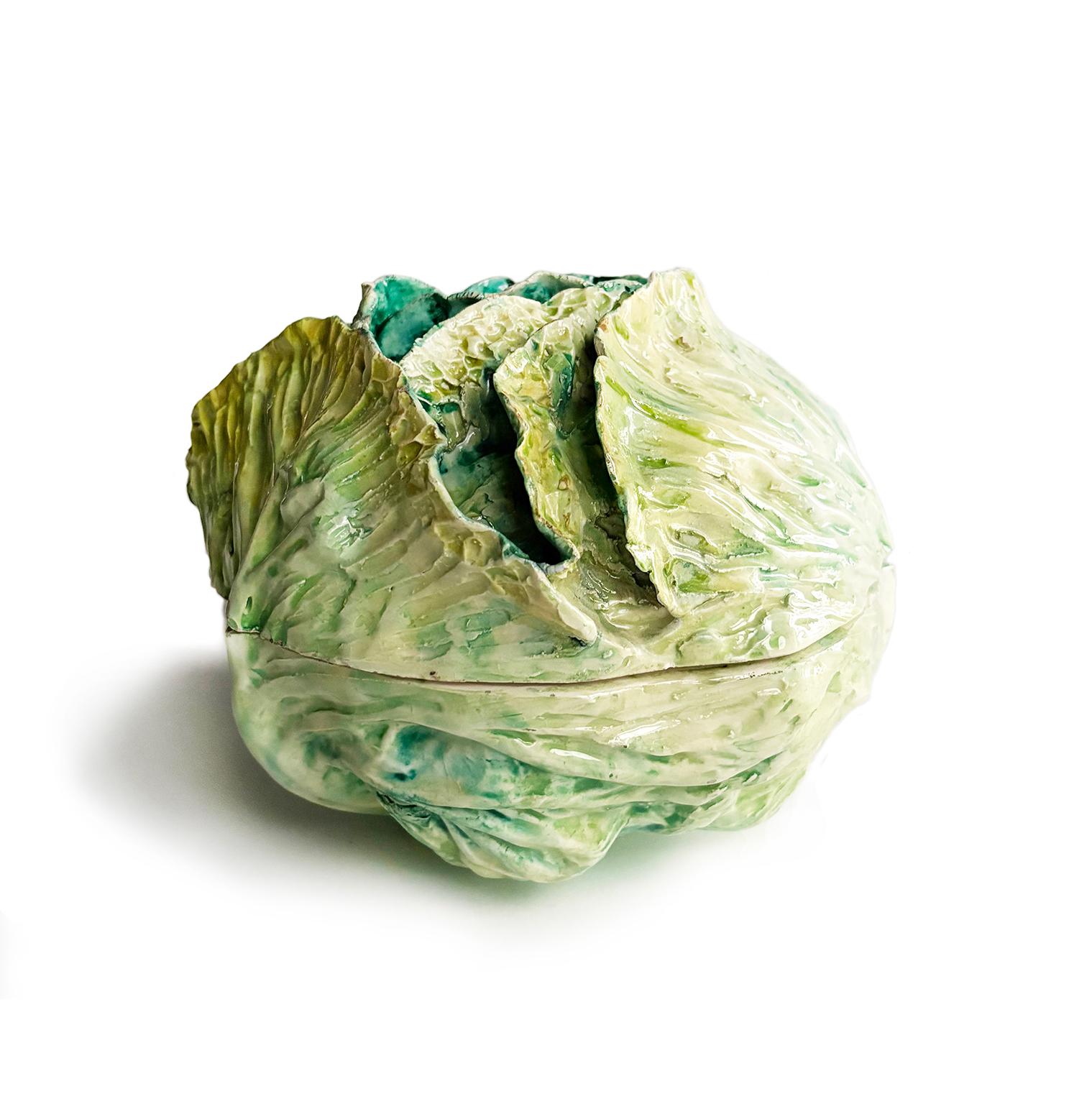 Small earthenware cabbage-shaped soup tureen
Gaetano Bonato
Bonato Manufacturing
Angarano, late 19th century
It measures: 5.91 in in height x 7.87 x 8.07 (15 cm × 20 × 20.5)
It weighs: 0.24 lb (1.09 kg)
State of conservation: intact

This small