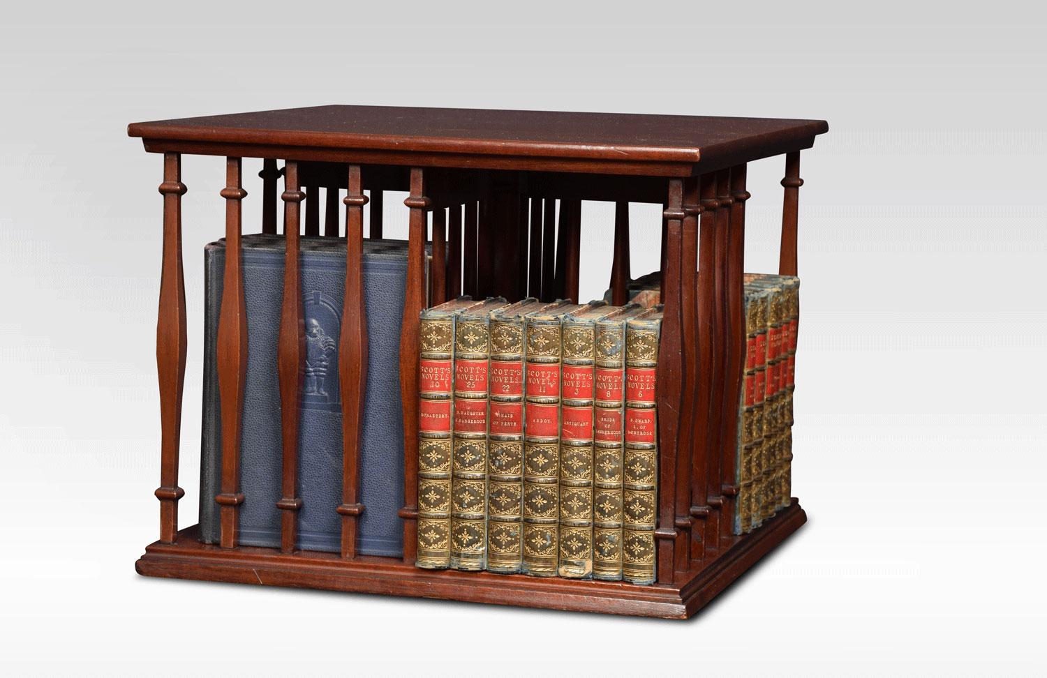 Small Edwardian Mahogany Table Top Revolving Bookcase In Good Condition In Cheshire, GB