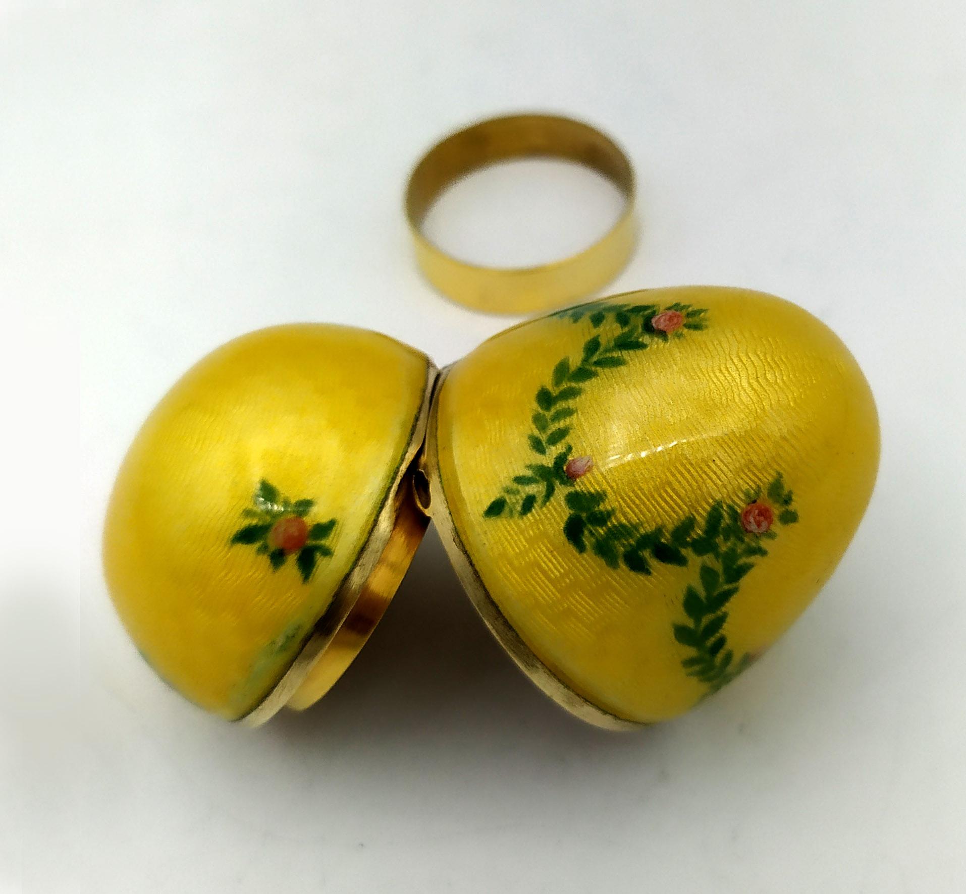 Stile impero Piccolo  Ghirlande dipinte a mano in stile uovo Faberge Smalto Argento Salimbeni in vendita