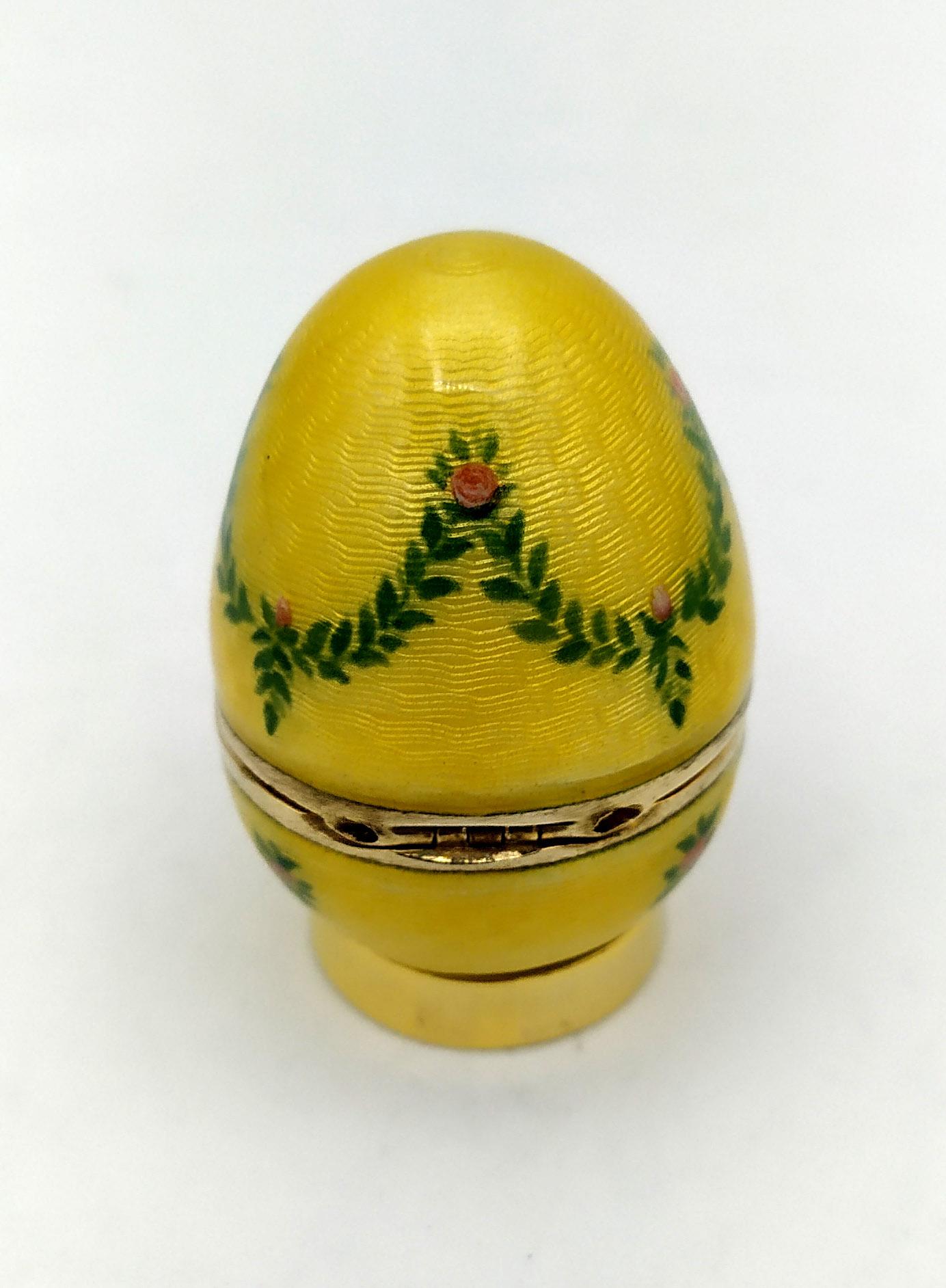 Italiano Piccolo  Ghirlande dipinte a mano in stile uovo Faberge Smalto Argento Salimbeni in vendita