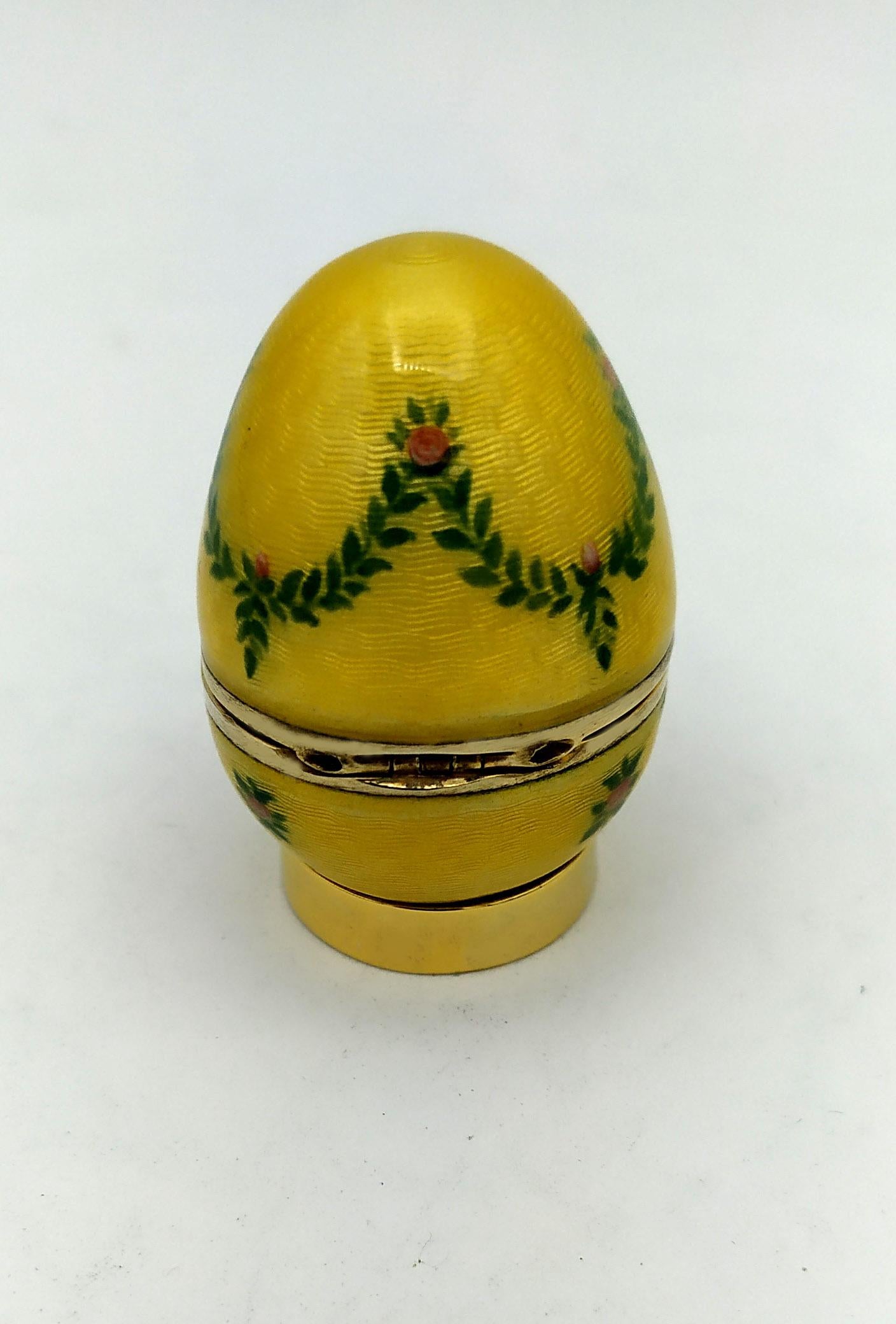 Placcato Piccolo  Ghirlande dipinte a mano in stile uovo Faberge Smalto Argento Salimbeni in vendita