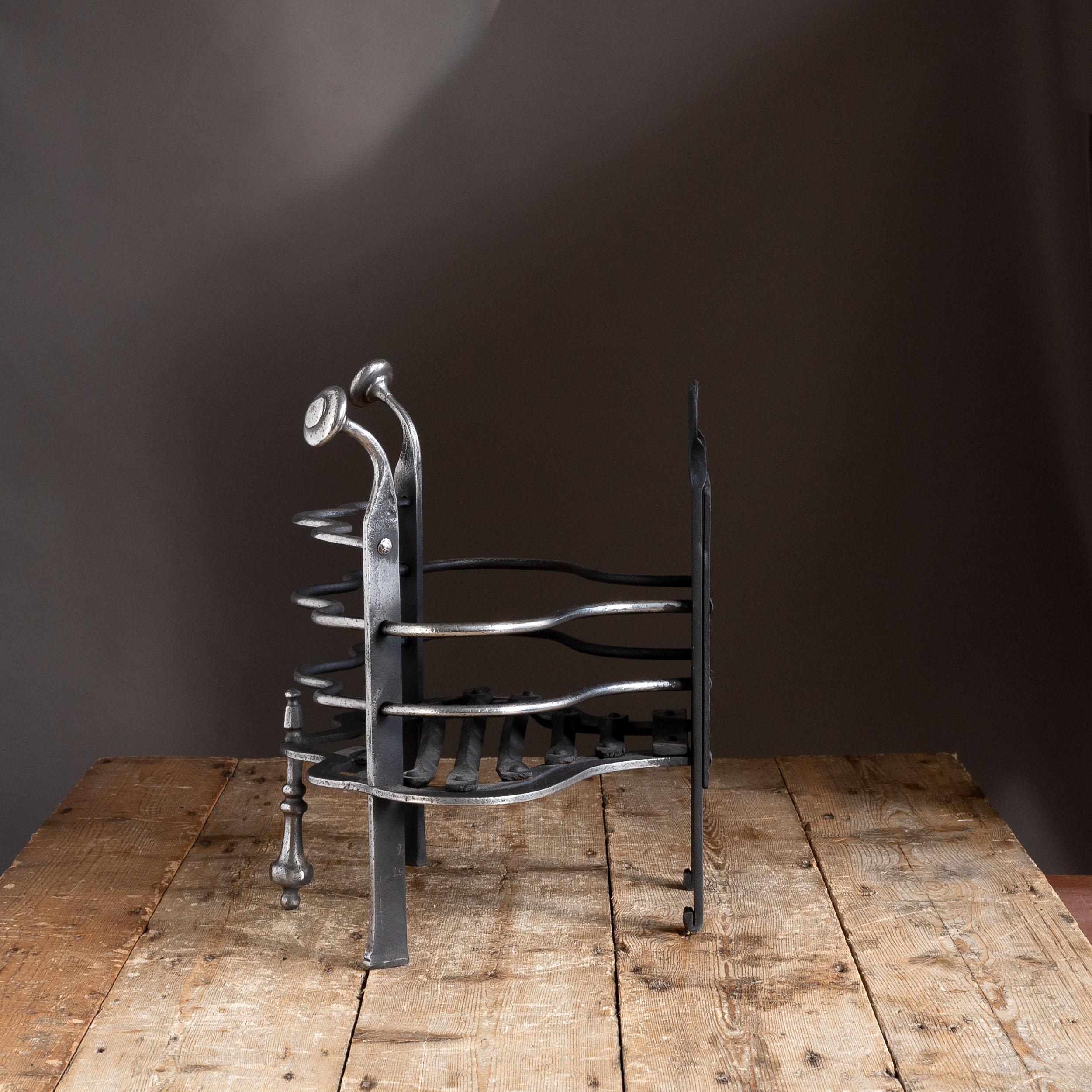 XVIIIe siècle et antérieur Petite grille de cheminée hollandaise du XVIIIe siècle en vente