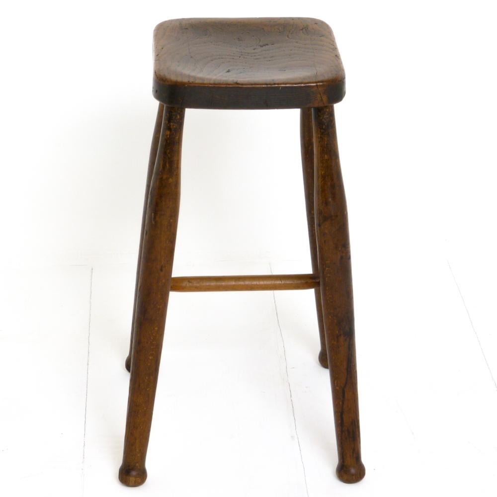 Small Elm Topped Victorian Stool im Zustand „Gut“ in Manchester, GB