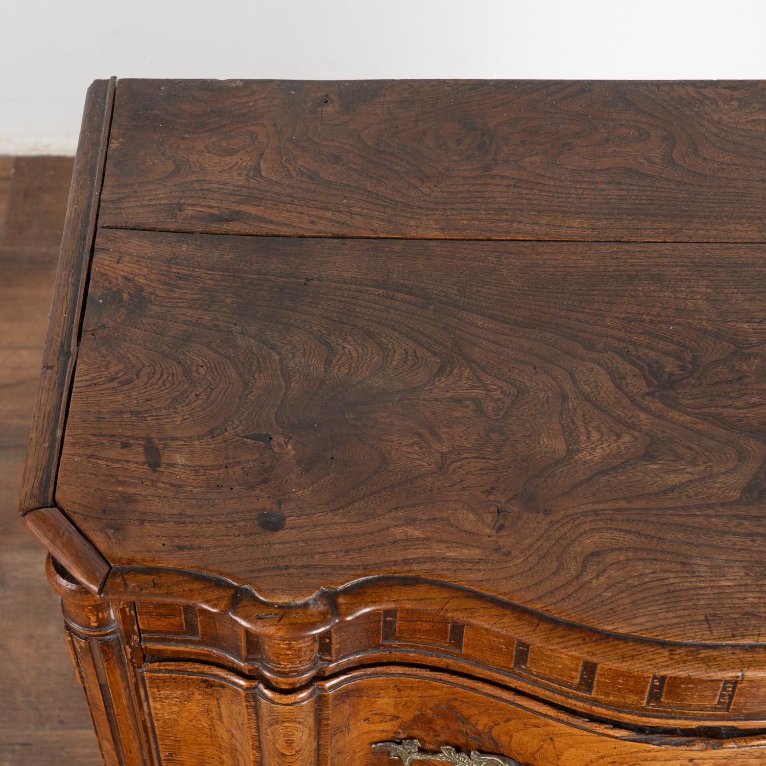 Small Elm Wood Louis XVI Chest of Drawers, Denmark circa 1870-90 For Sale 1