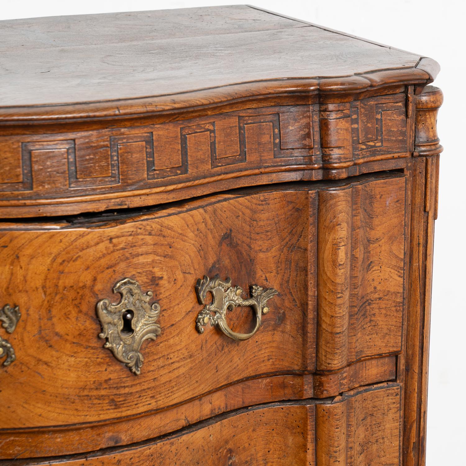 Small Elm Wood Louis XVI Chest of Drawers, Denmark circa 1870-90 For Sale 4